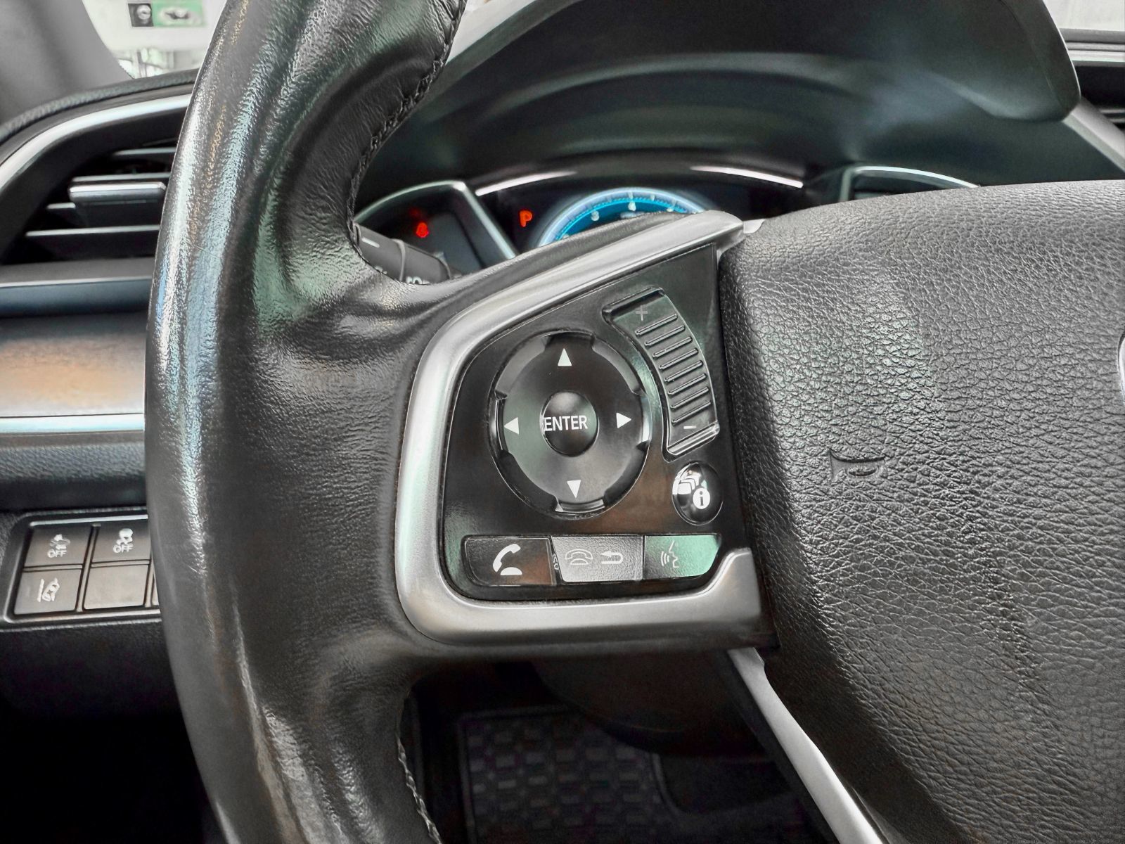 Honda Civic Sedan Touring 2016-24