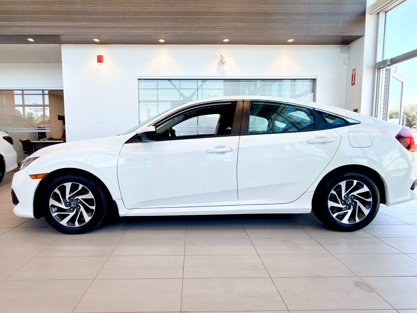 Photo 2018 Honda Civic Sedan SE #8
