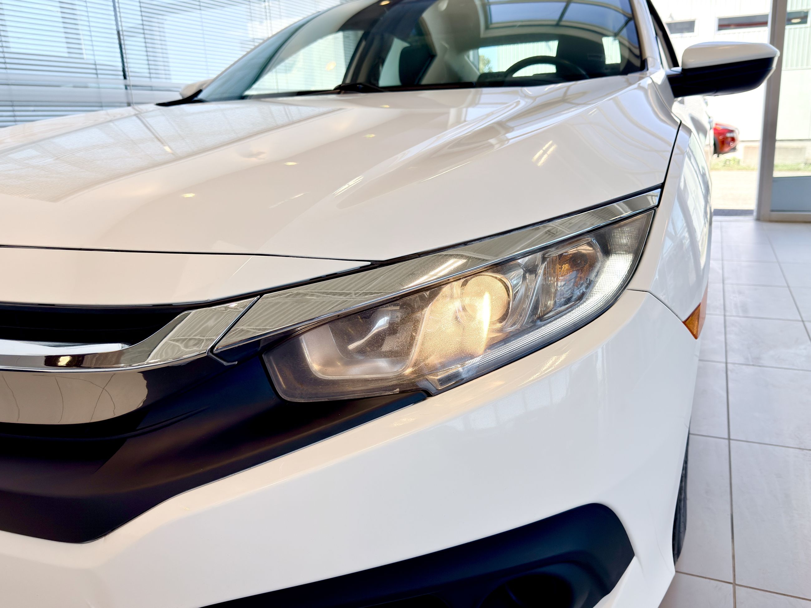 Photo 2018 Honda Civic Sedan SE #3