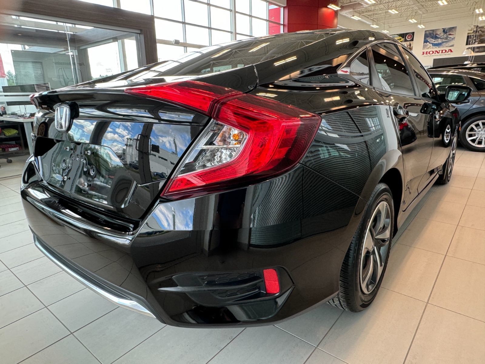 Honda Civic Sedan LX 2019-11