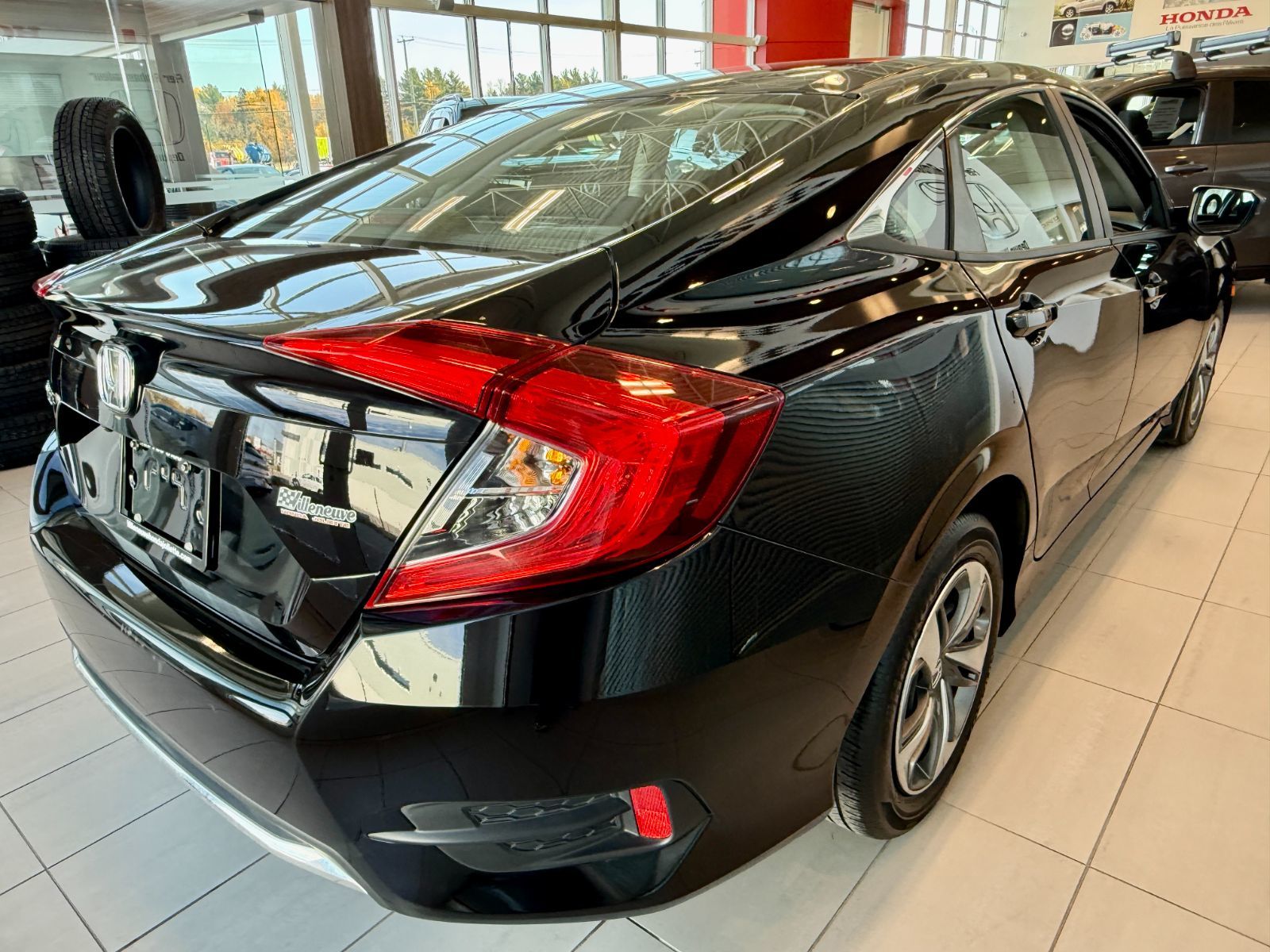 Honda Civic Sedan LX 2019-11