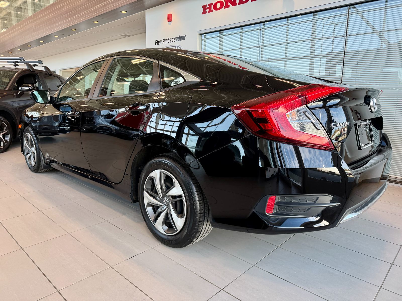 Honda Civic Sedan LX 2019-9