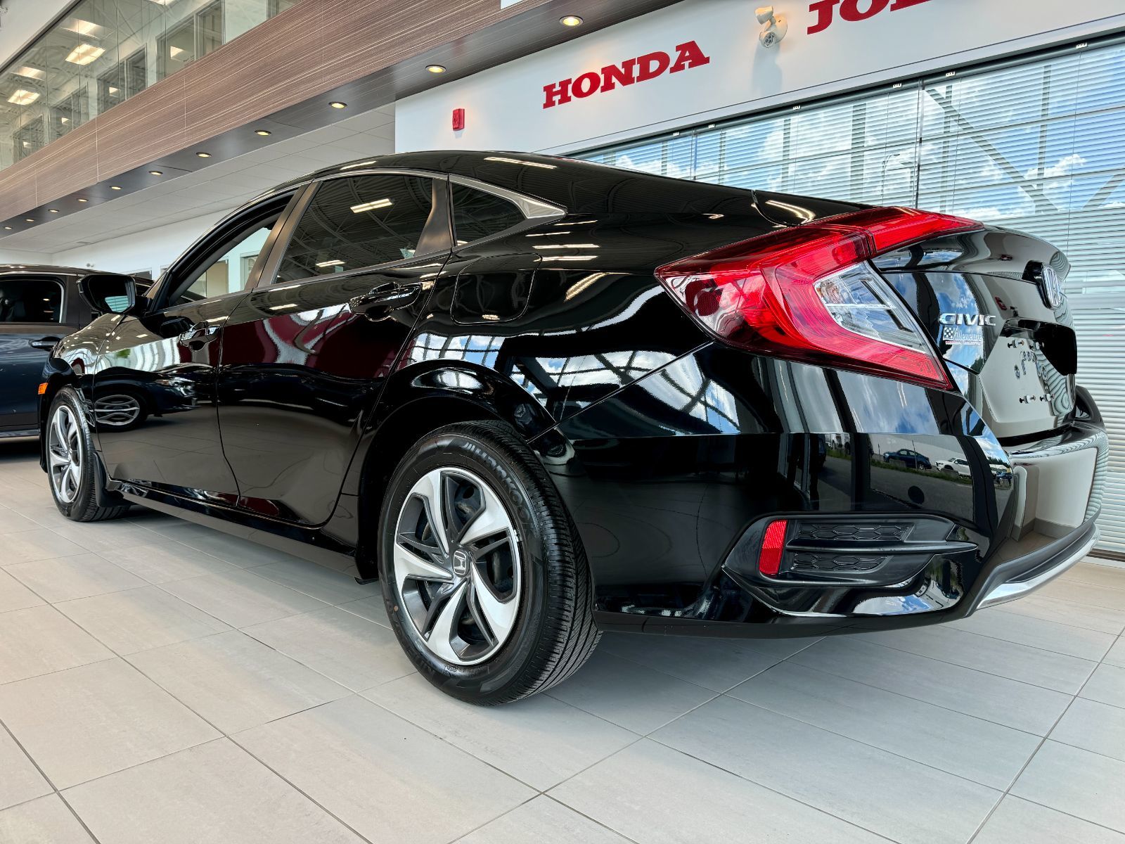 Honda Civic Sedan LX 2019-8