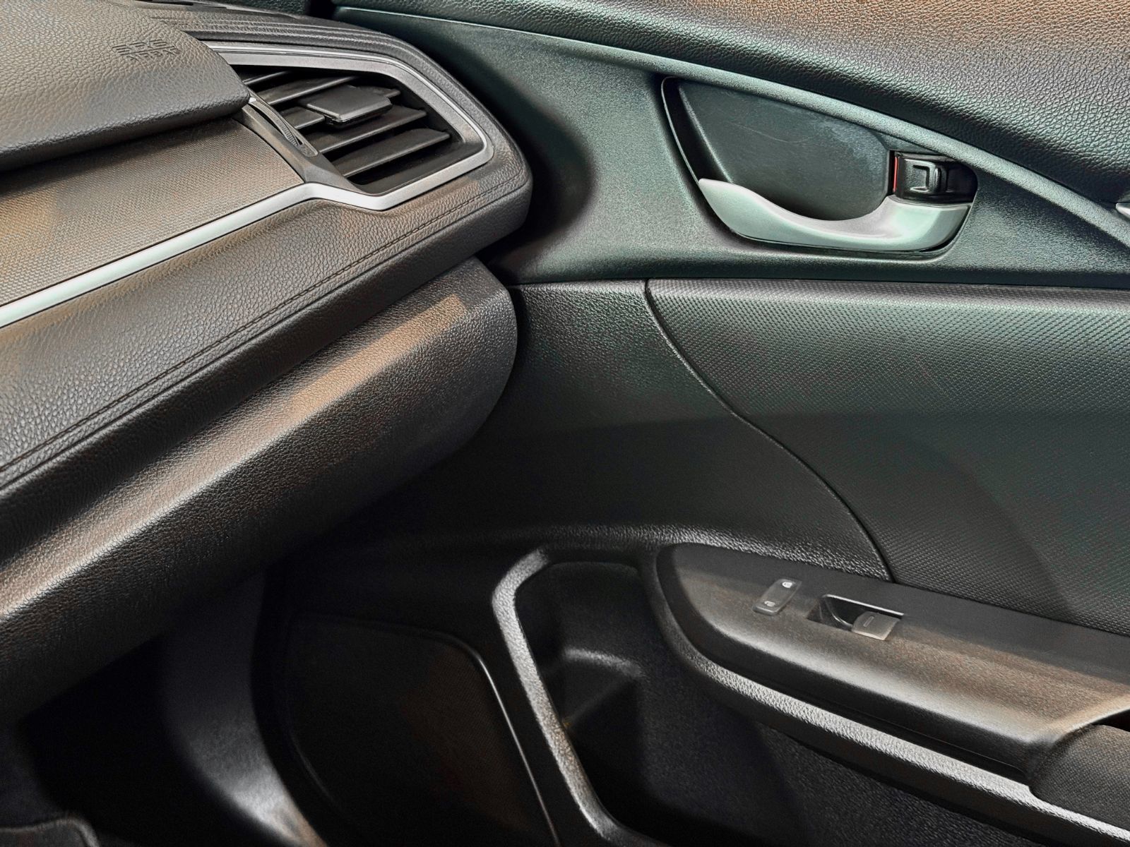 Honda Civic Sedan LX 2019-29