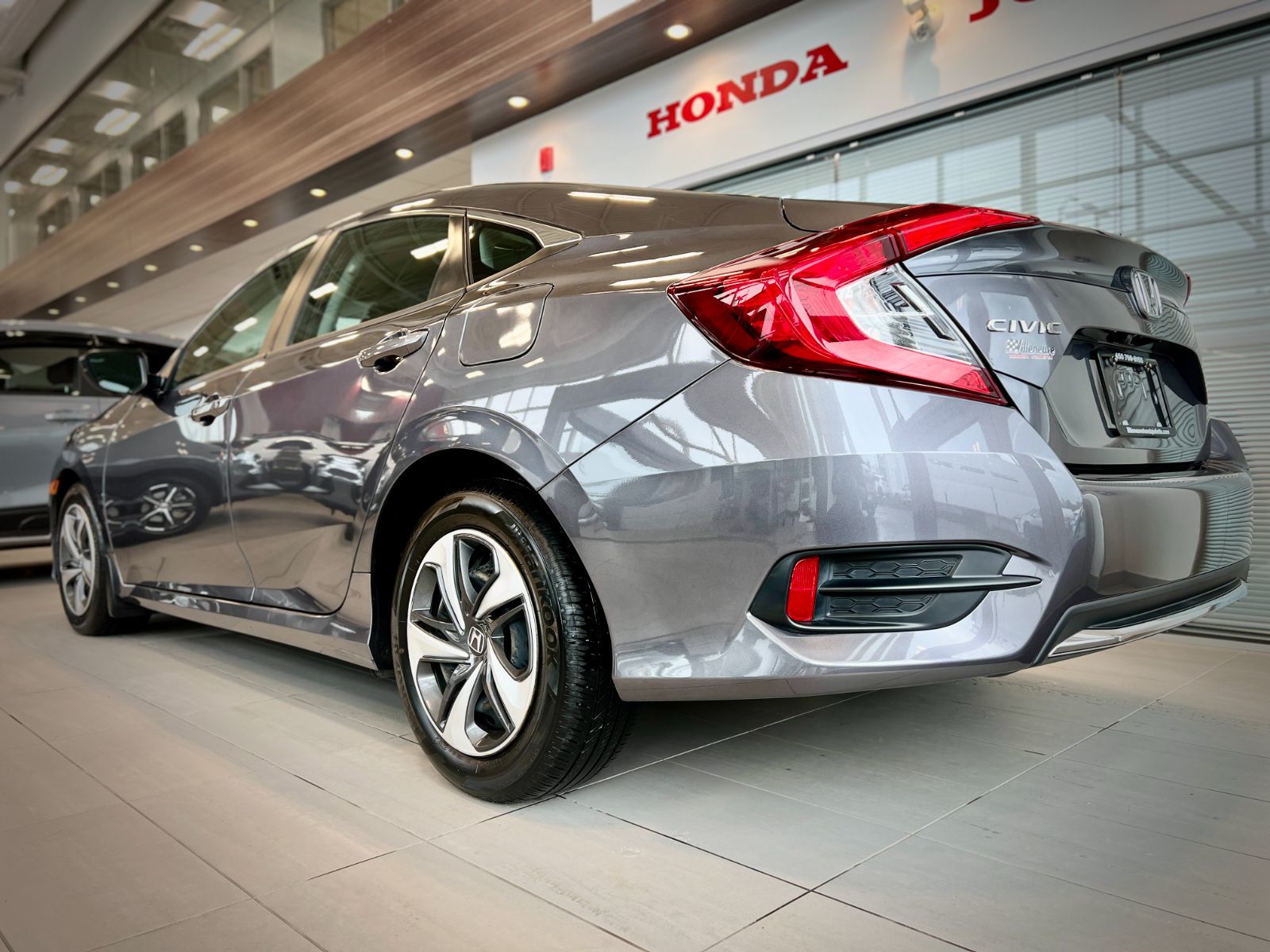 Honda Civic Sedan LX 2020-10