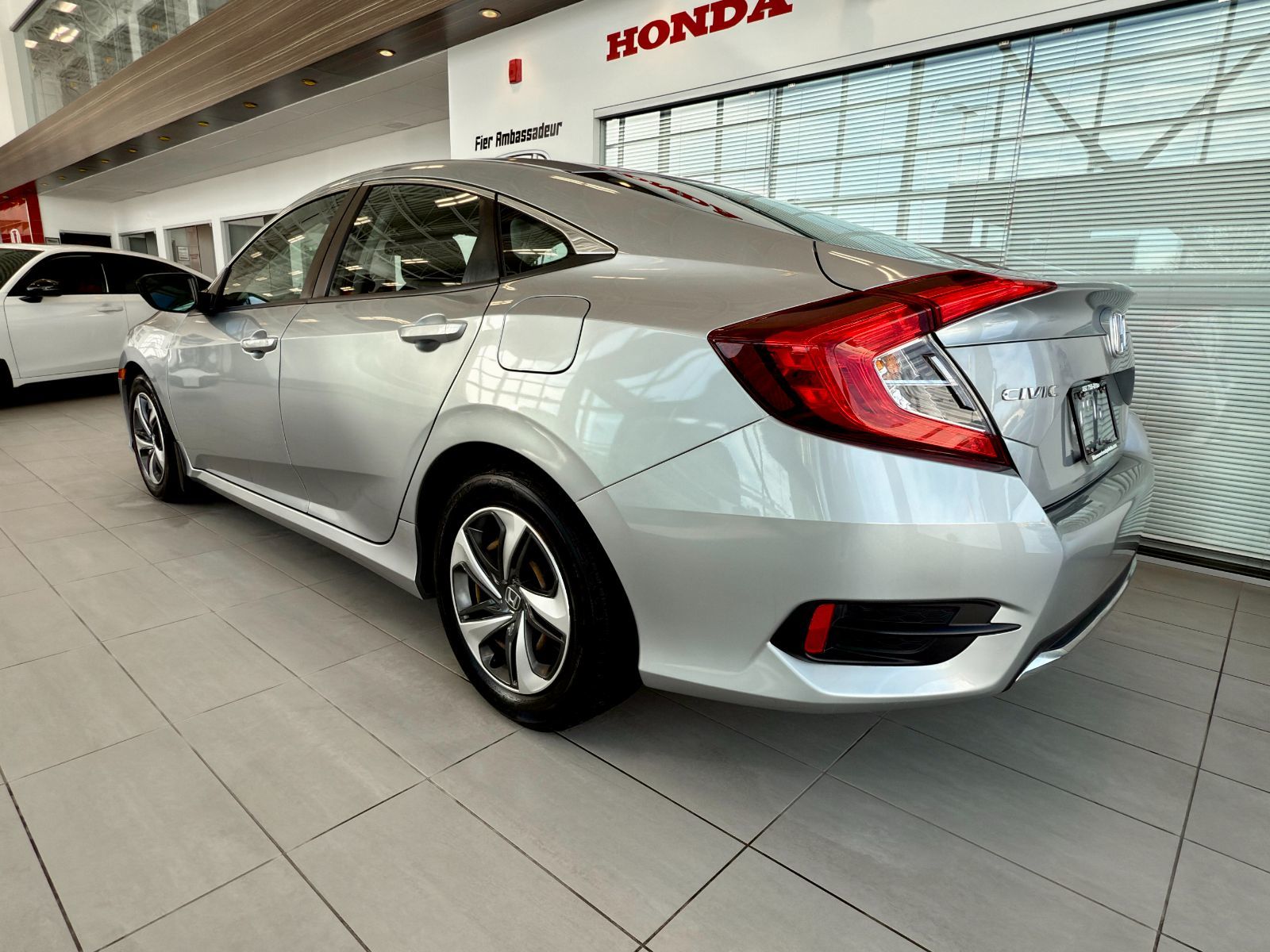 Honda Civic Sedan LX 2020-10