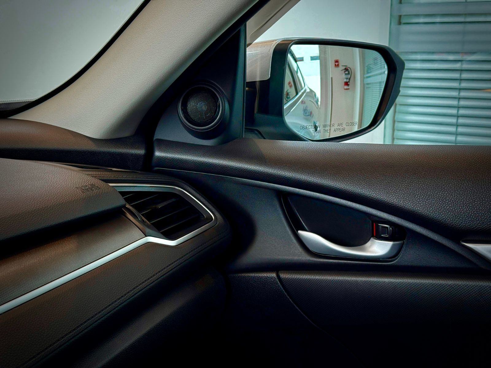 Honda Civic Sedan LX 2020-33