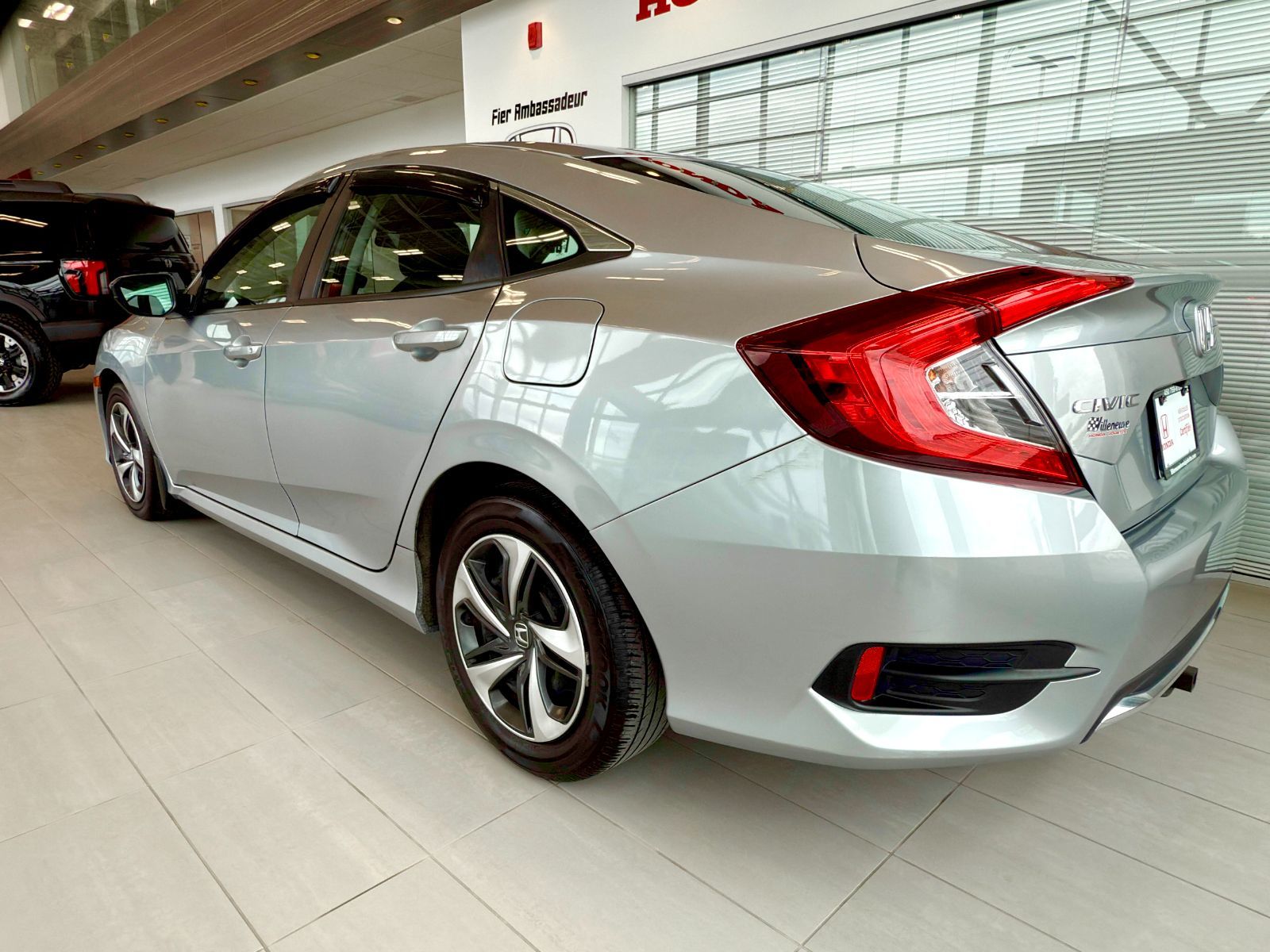 Honda Civic Sedan LX 2020-10