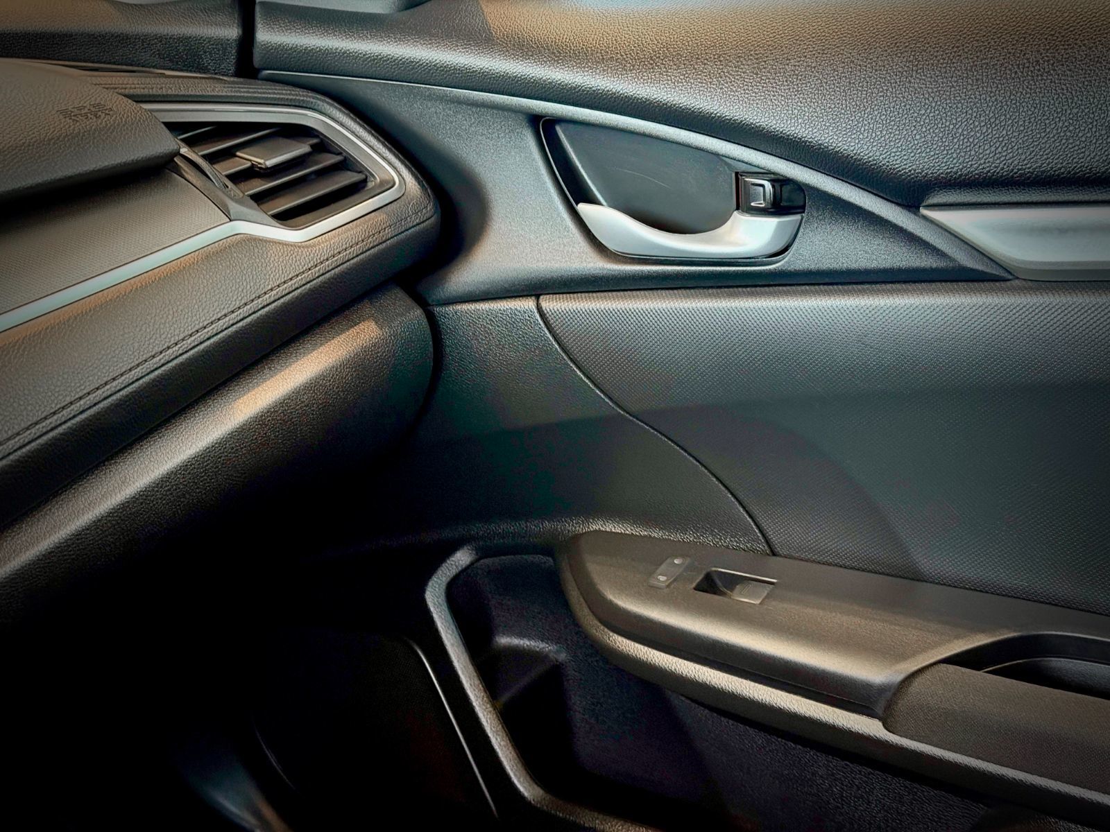 Honda Civic Sedan LX 2021-29