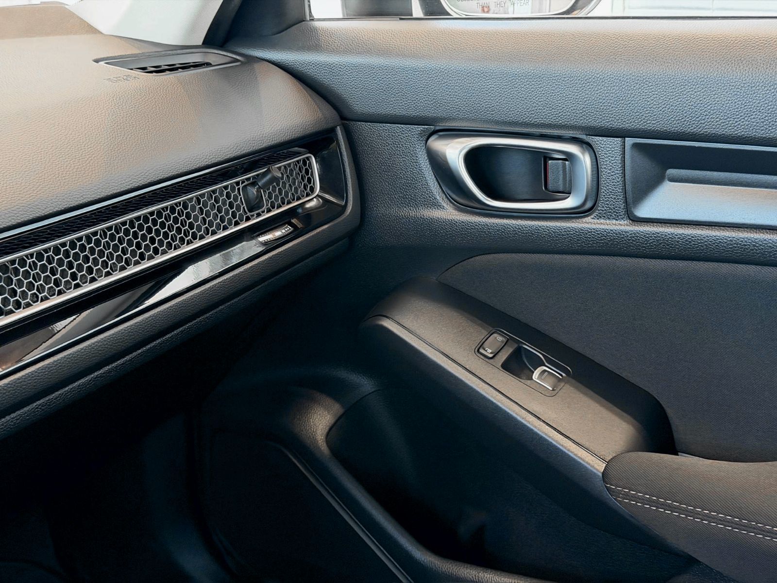 Honda Civic Sedan LX 2022-29