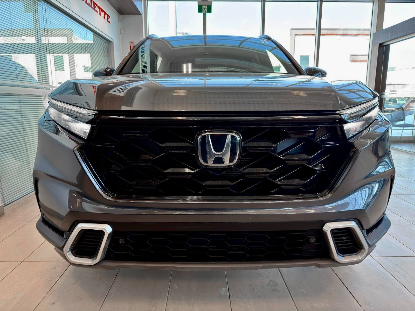 Honda CR-V Hybrid Touring 2023-4