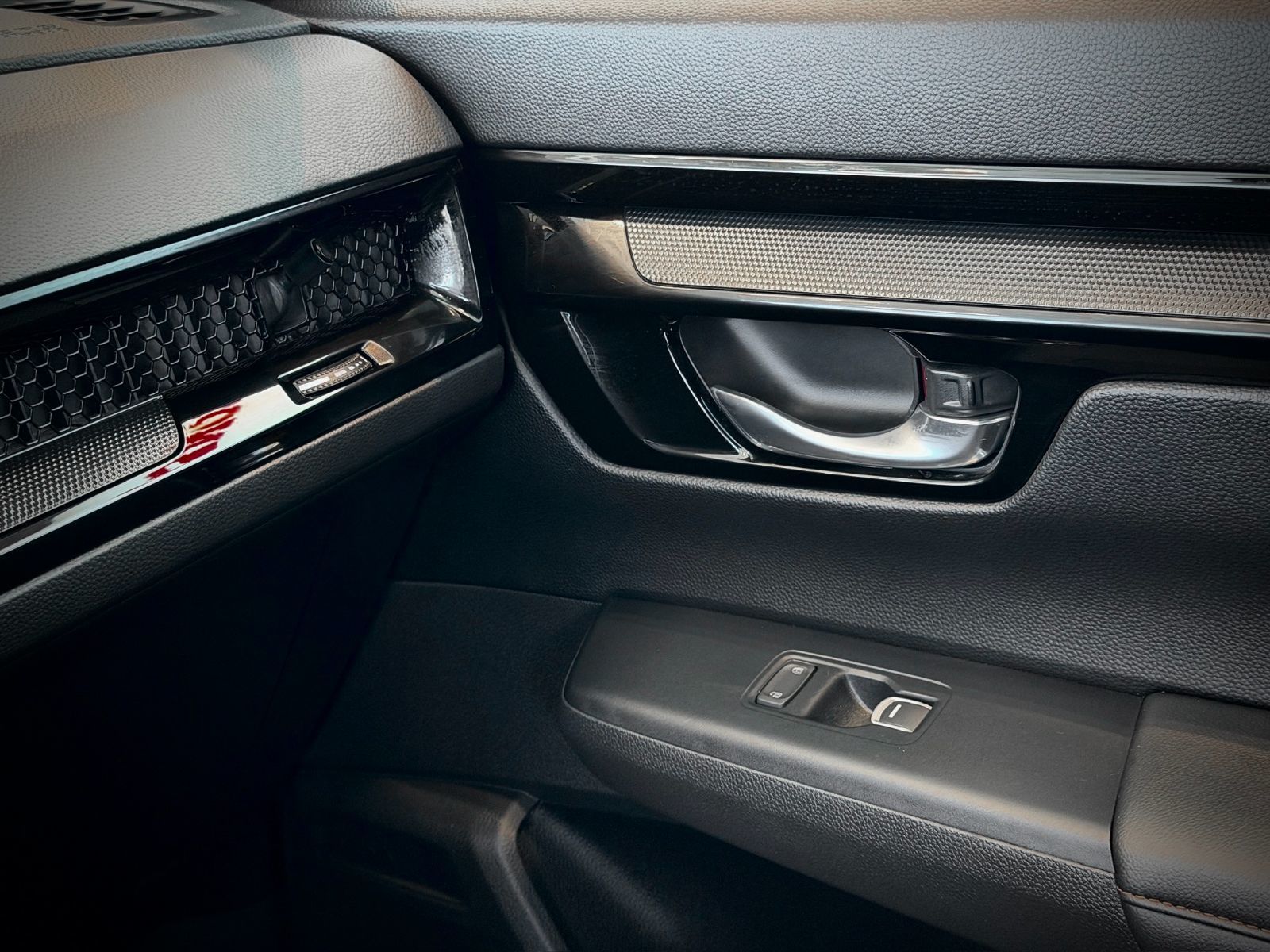 Honda CR-V Hybrid Touring 2023-32