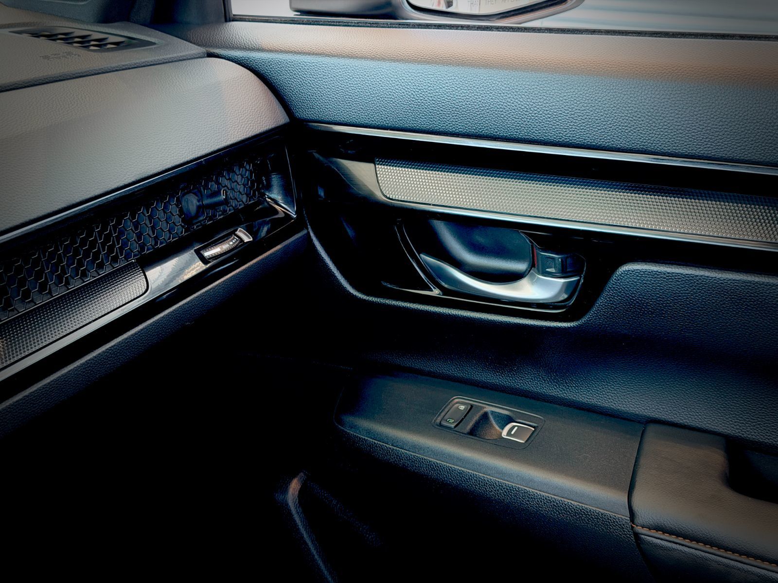 2024 Honda CR-V Hybrid Touring-30
