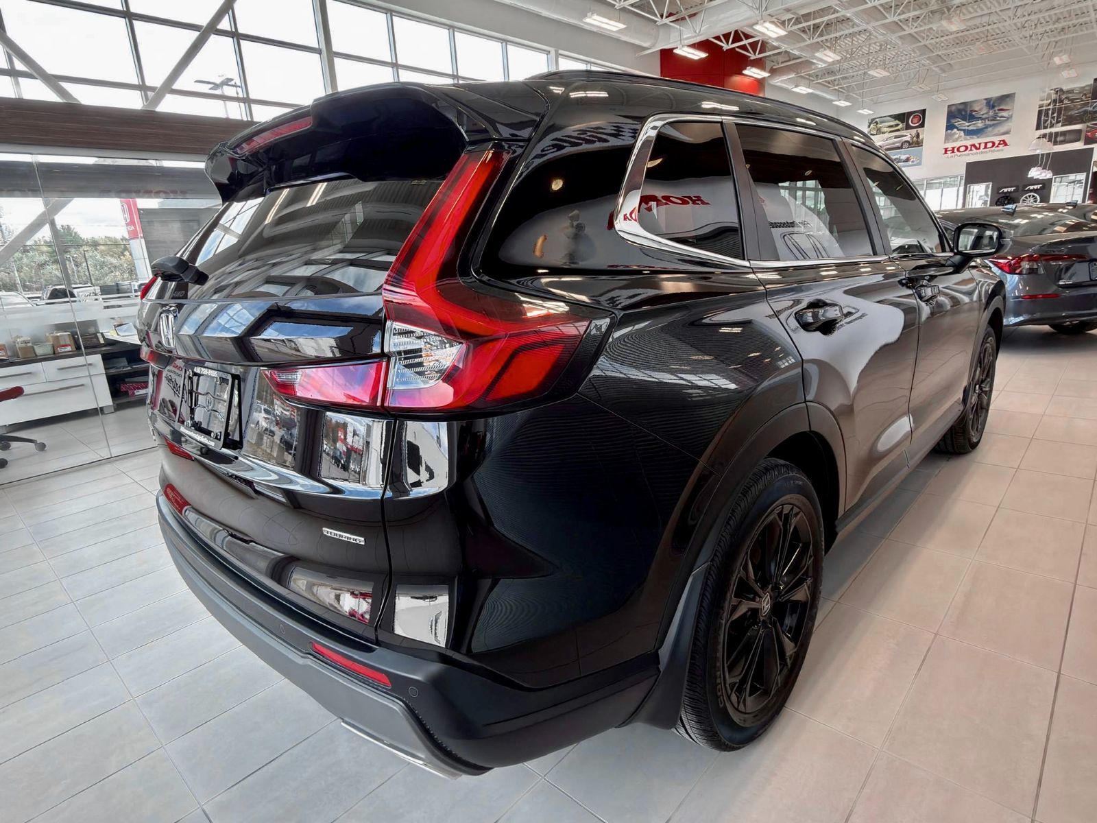 Honda CR-V Hybrid Touring 2025-11