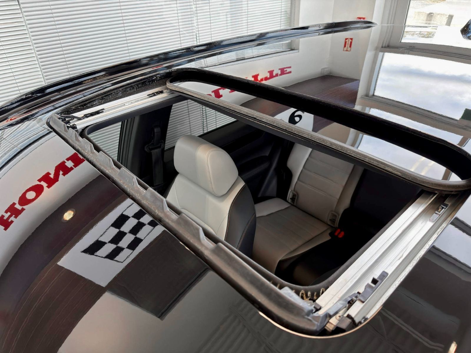 Honda CR-V Hybrid Touring 2025-14