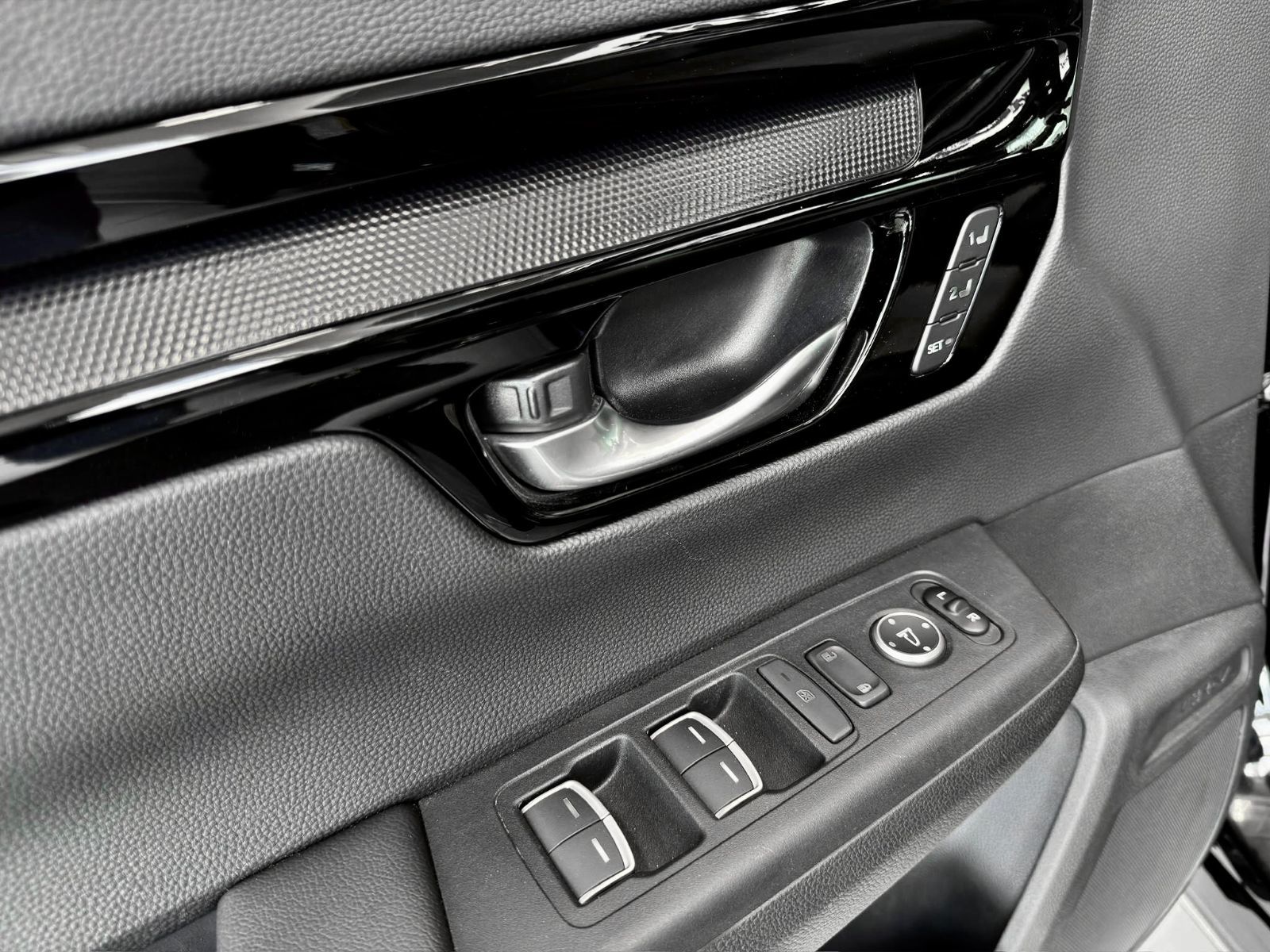 Honda CR-V Hybrid Touring 2025-36