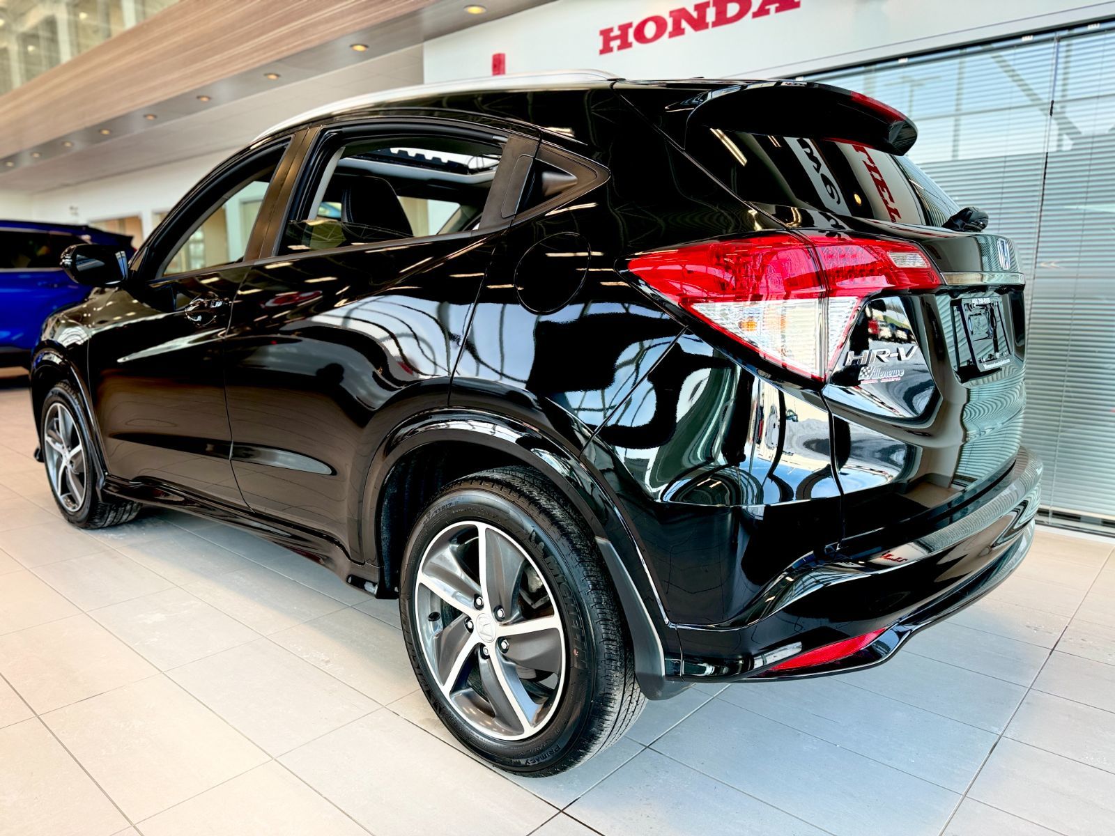 Honda HR-V Touring | AWD 2022-6