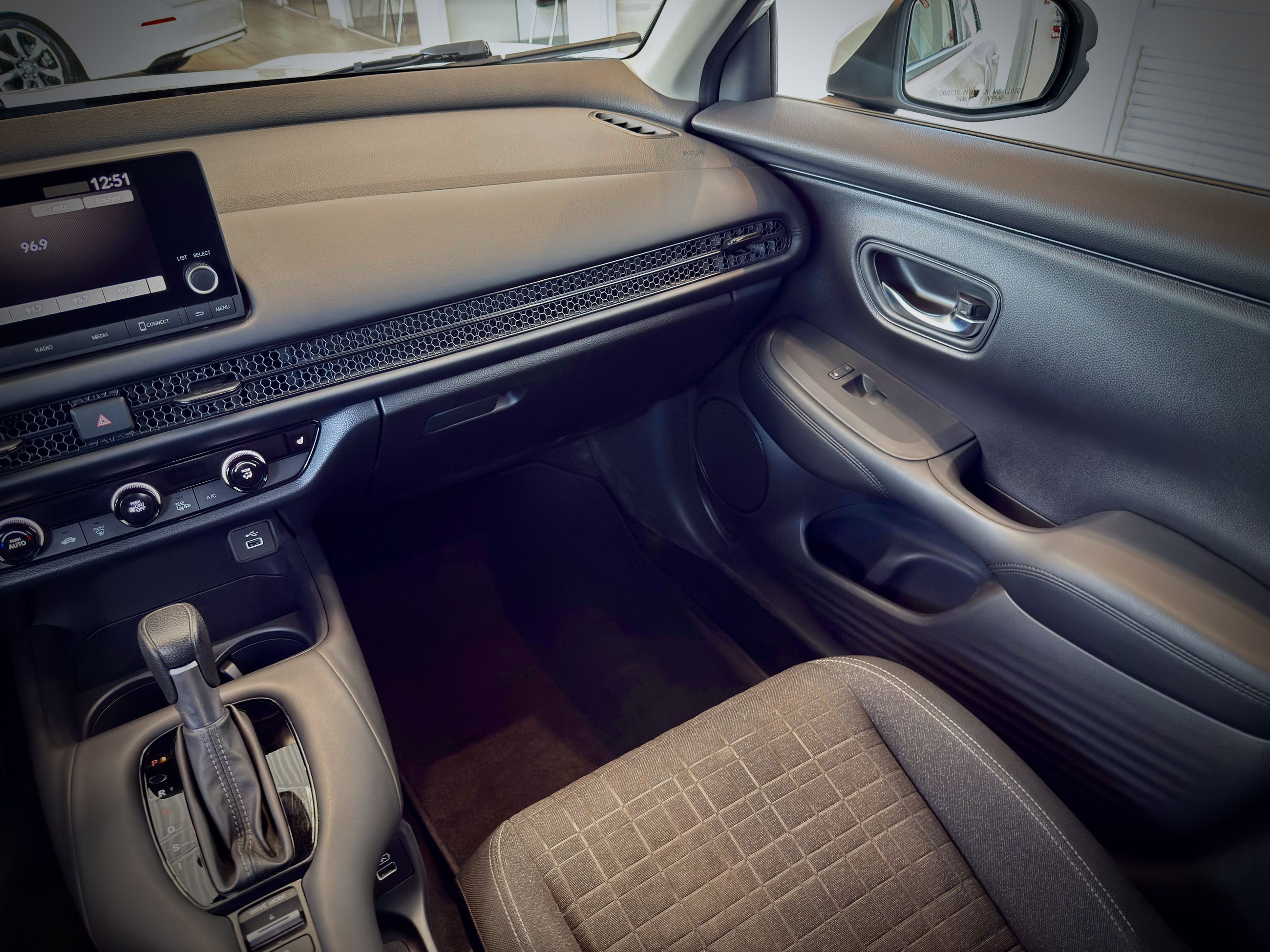 Honda HR-V LX 2RM 2023-17