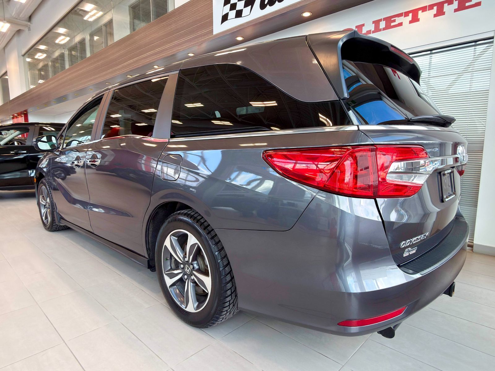 Honda Odyssey EX 2019-10