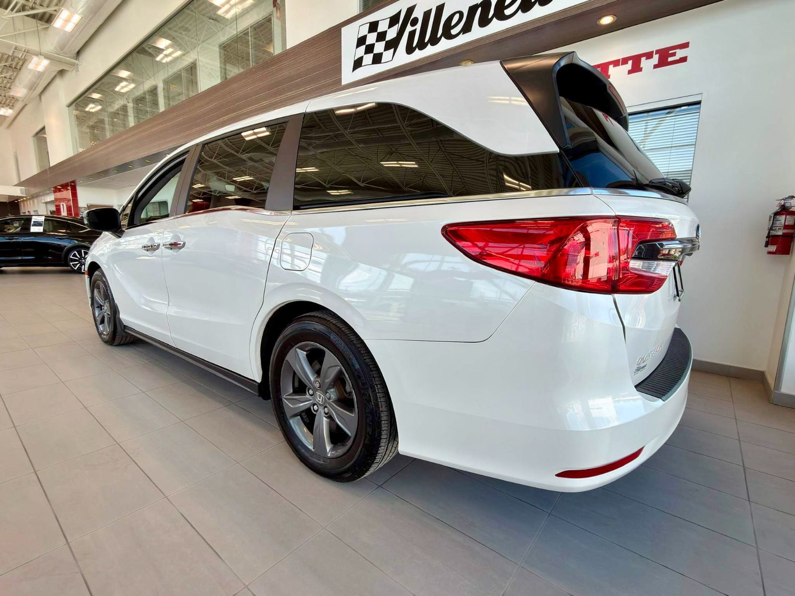 Honda Odyssey EX 2023-14