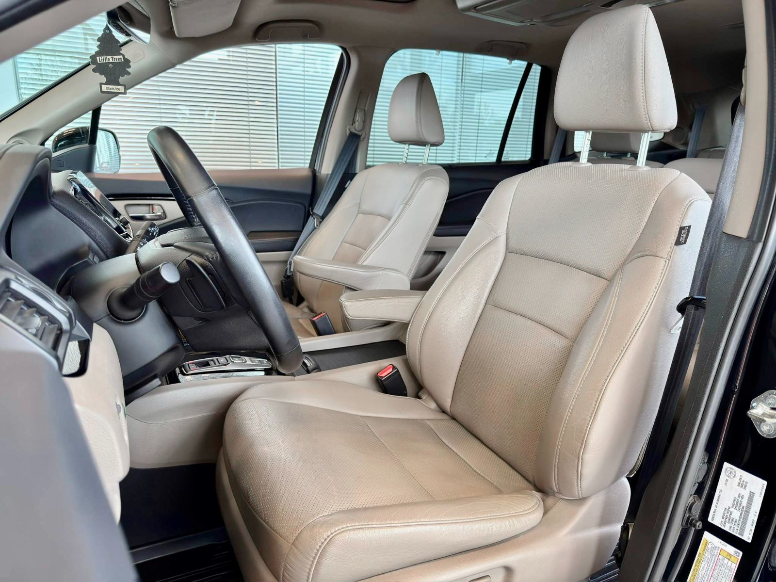 Honda Pilot Touring 8-Passenger 2021-18