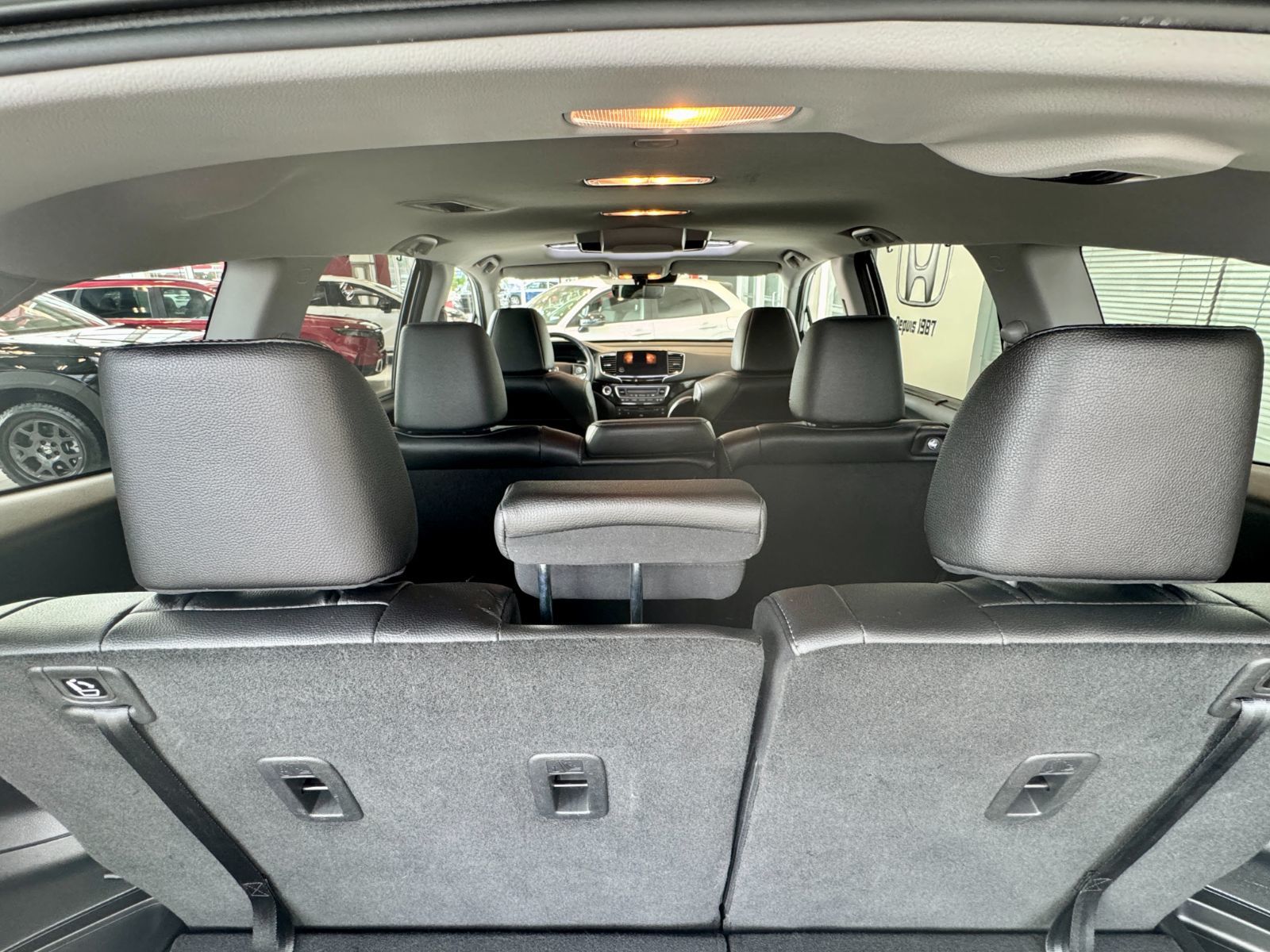 Honda Pilot Touring 8-Passenger 2022-14