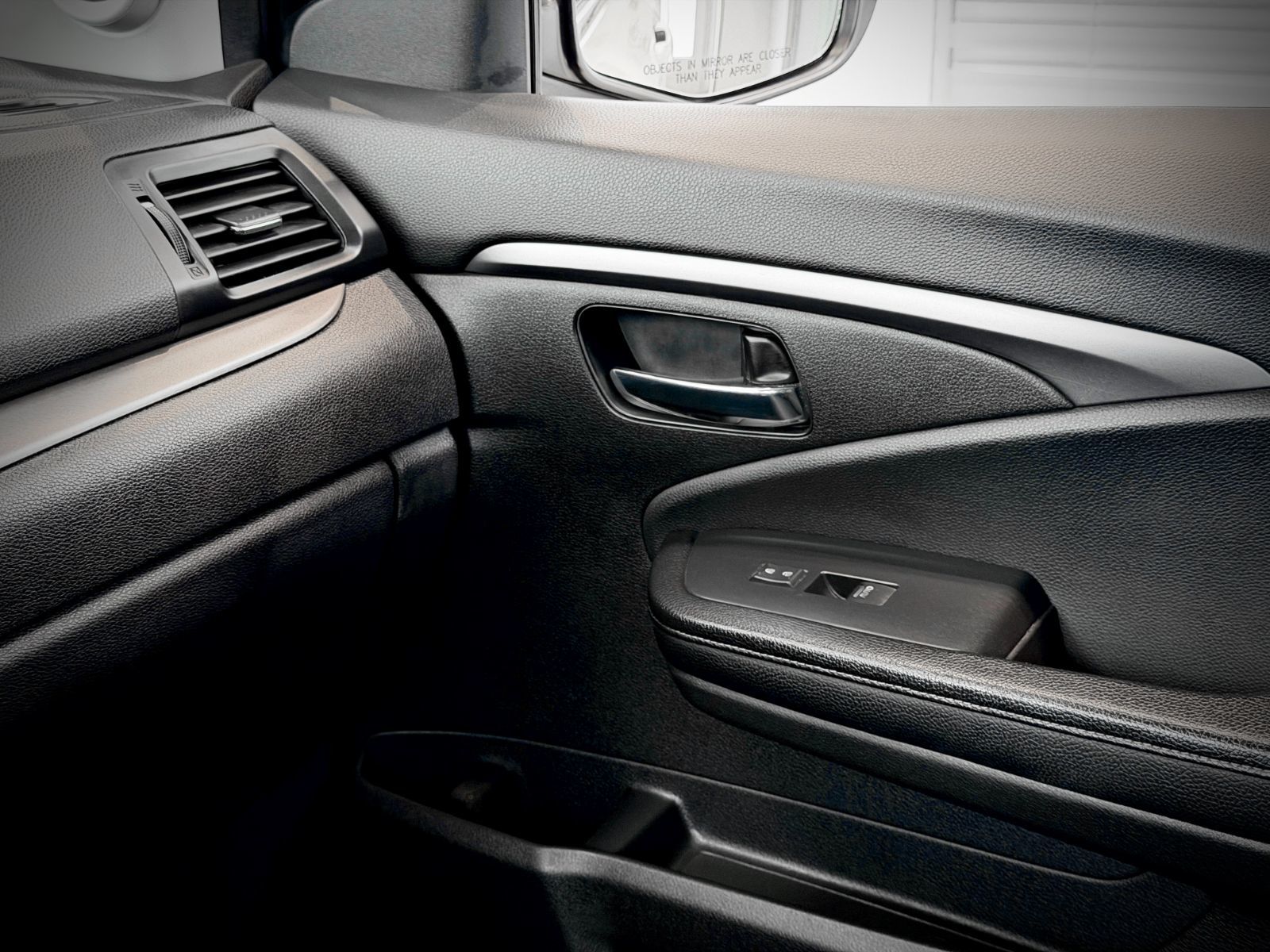 2017 Honda Ridgeline LX HS-35