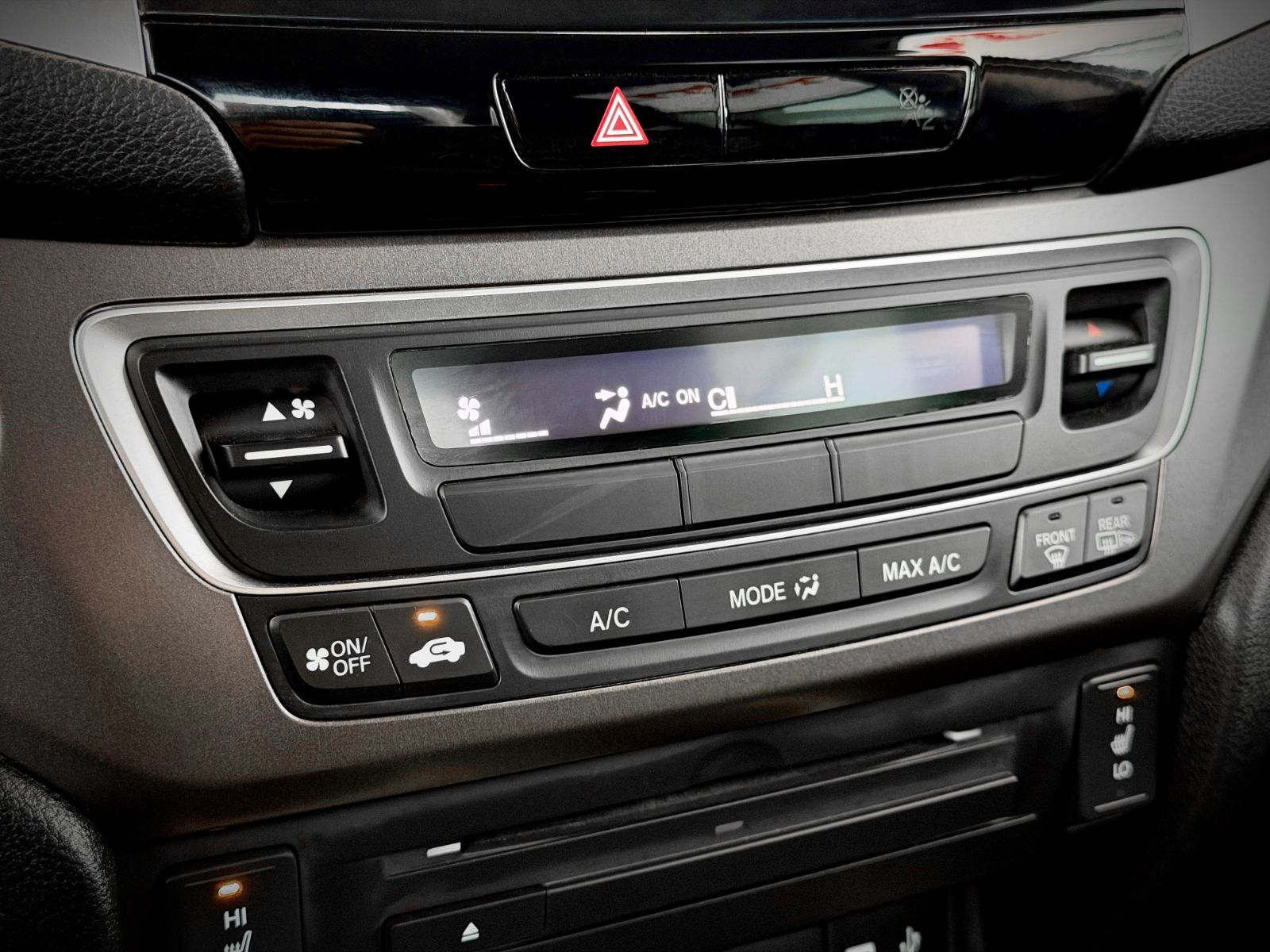 2017 Honda Ridgeline LX HS-31