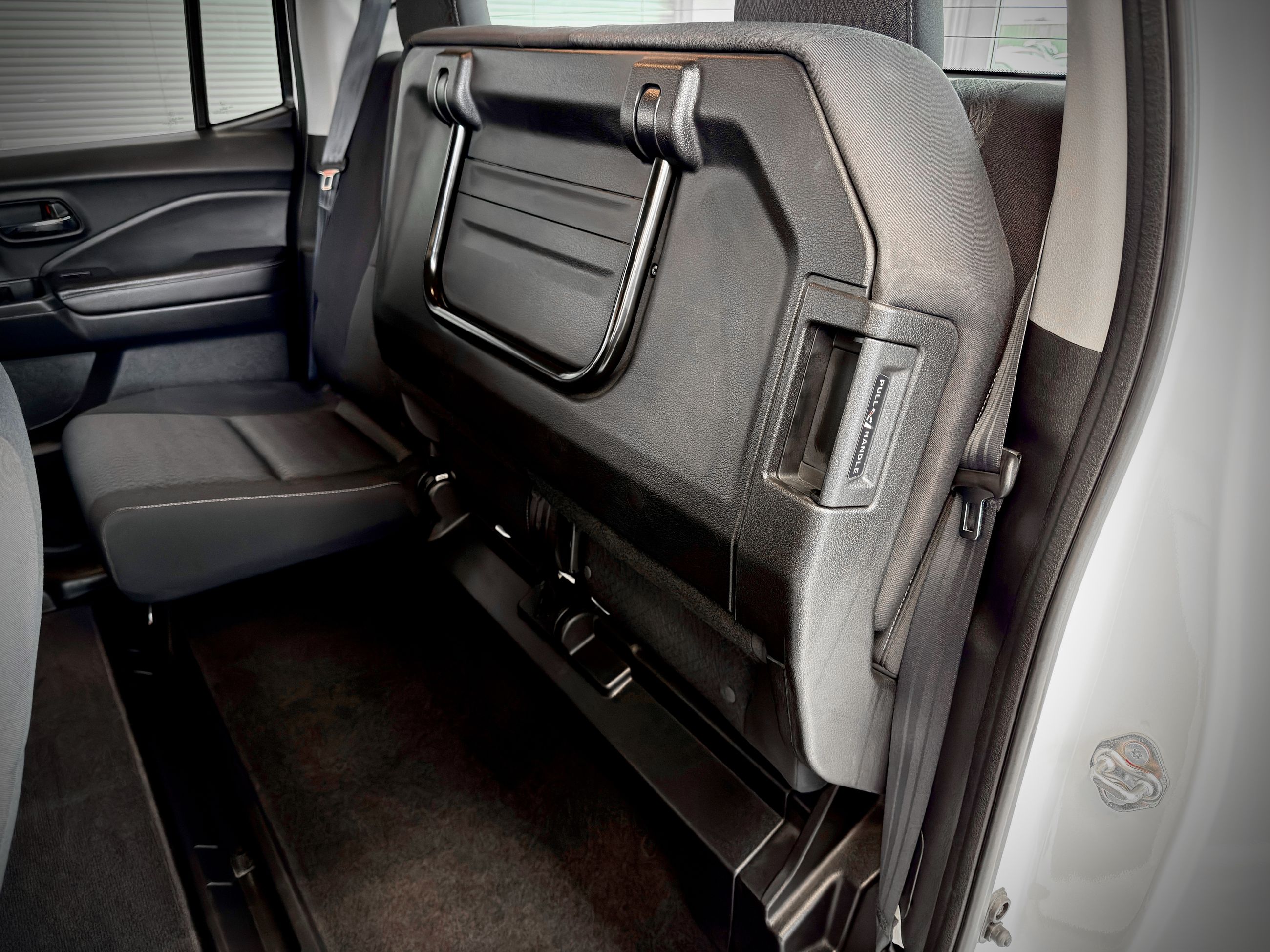 2017 Honda Ridgeline LX HS-19