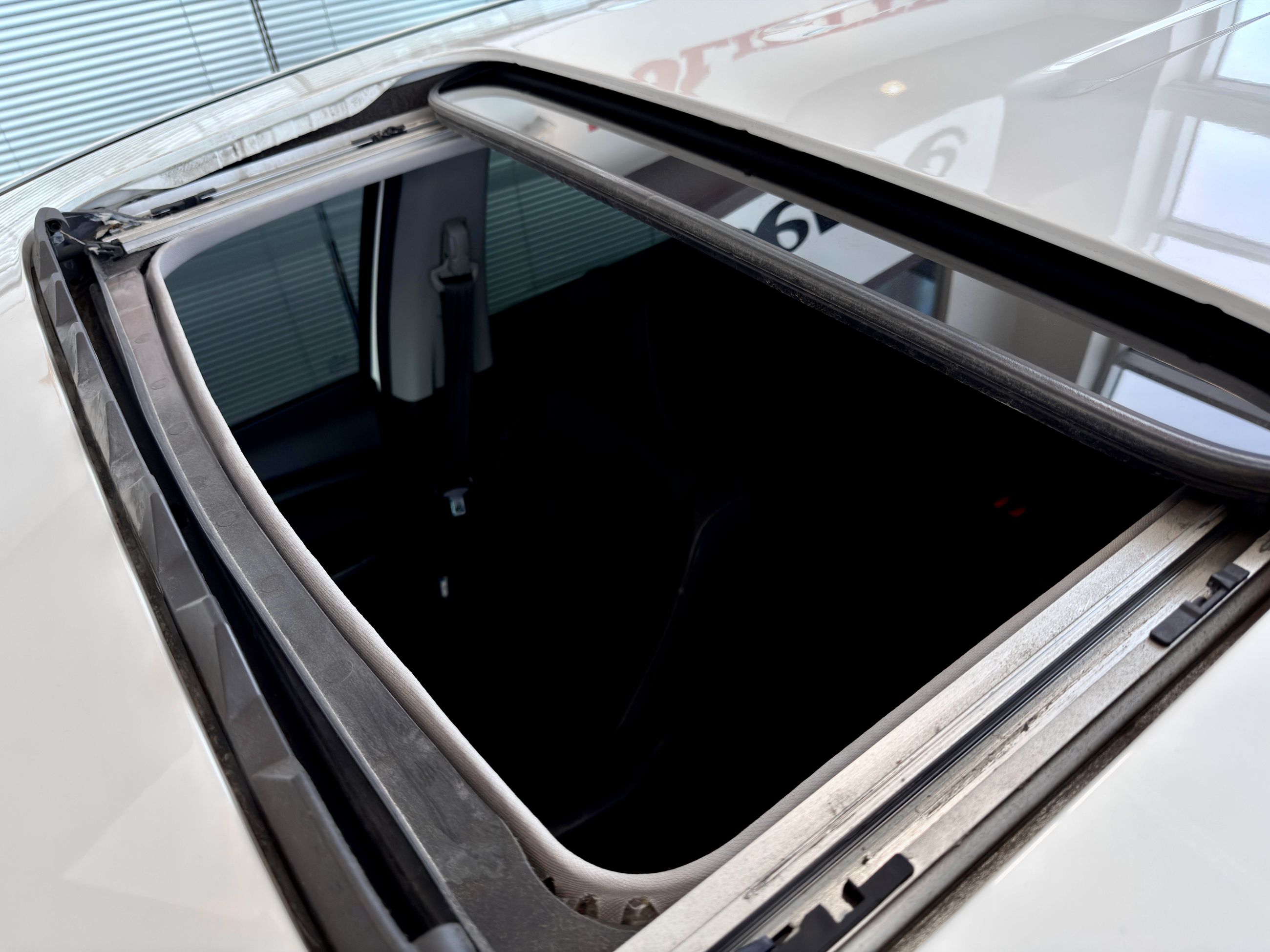 Honda Ridgeline Sport 2017-14