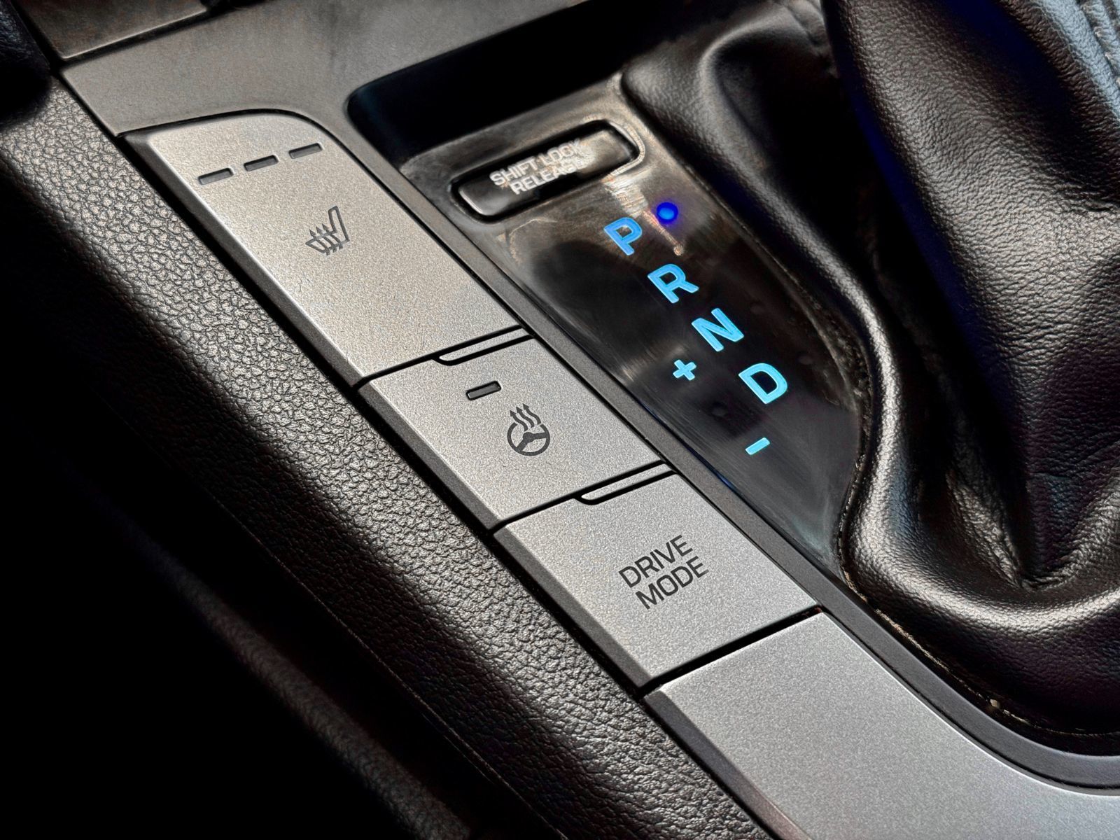 Hyundai Elantra GLS 2017-27