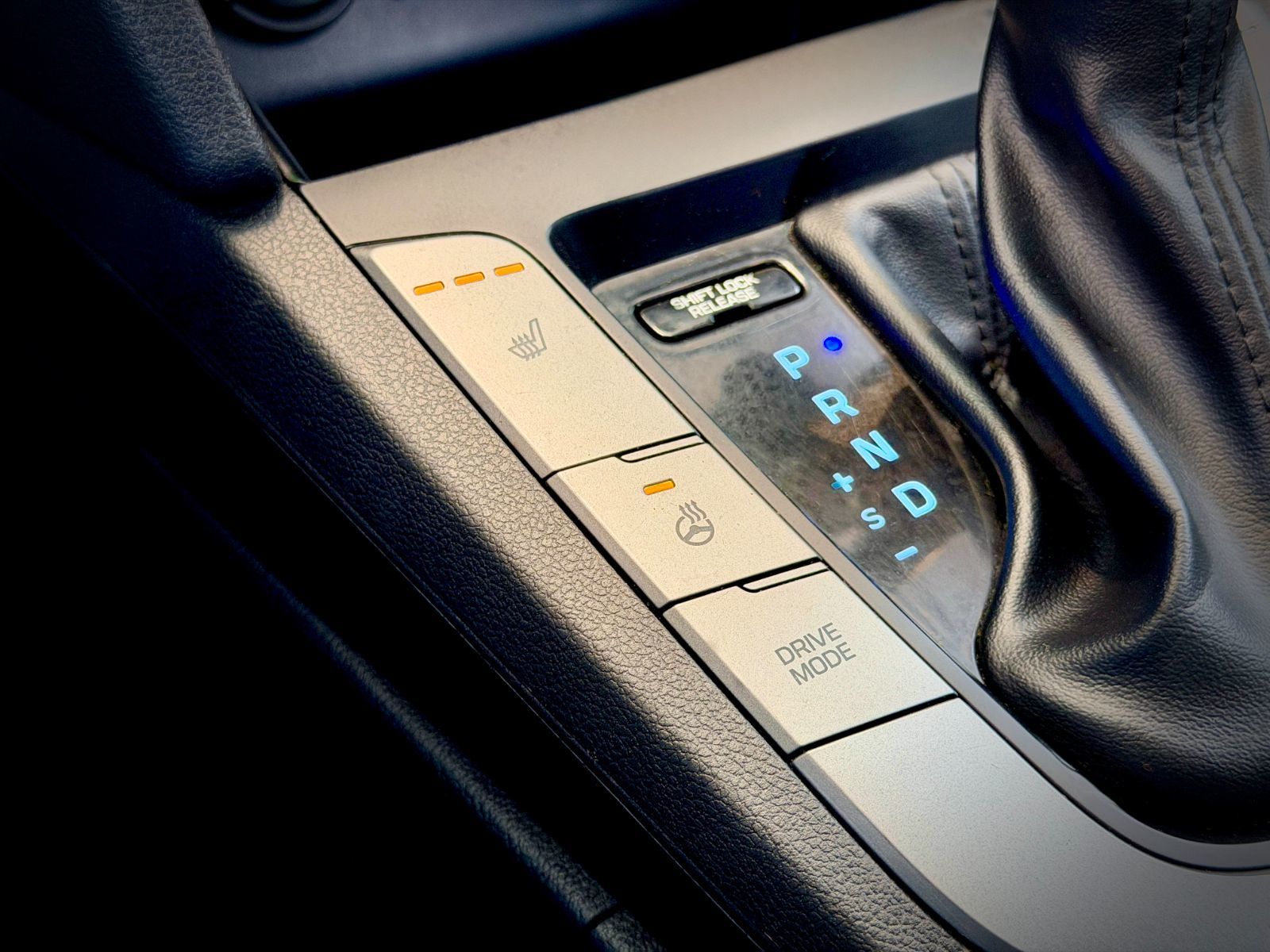 Hyundai Elantra Preferred 2019-25