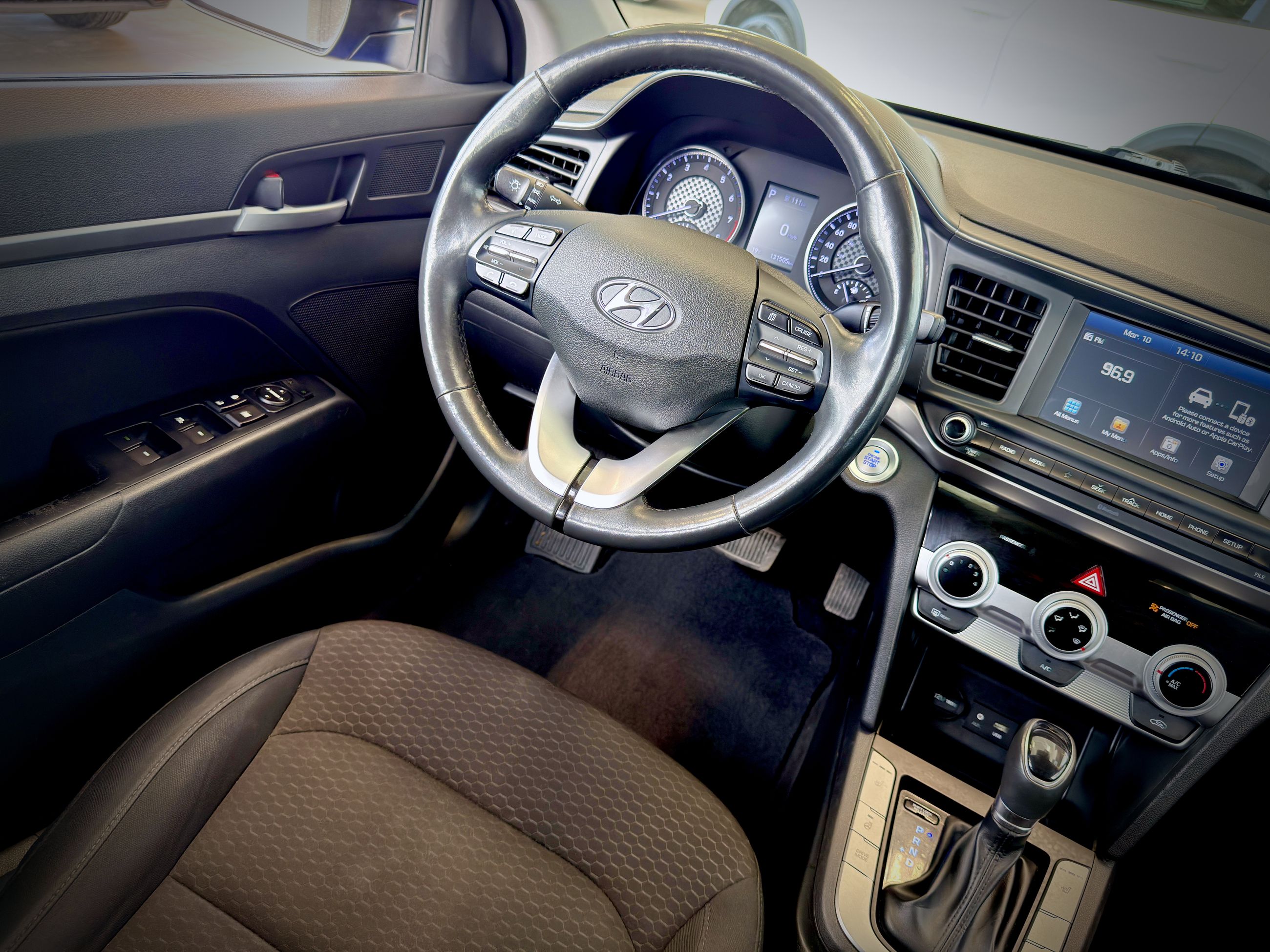 Hyundai Elantra Preferred 2019-14