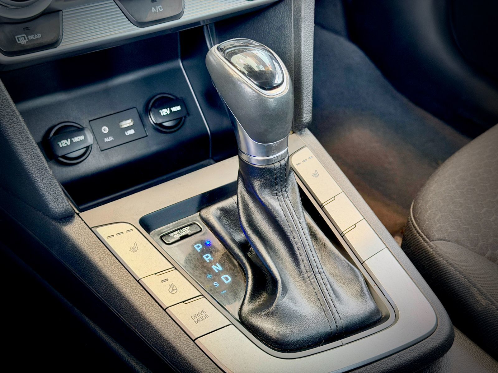 Hyundai Elantra Preferred 2019-24