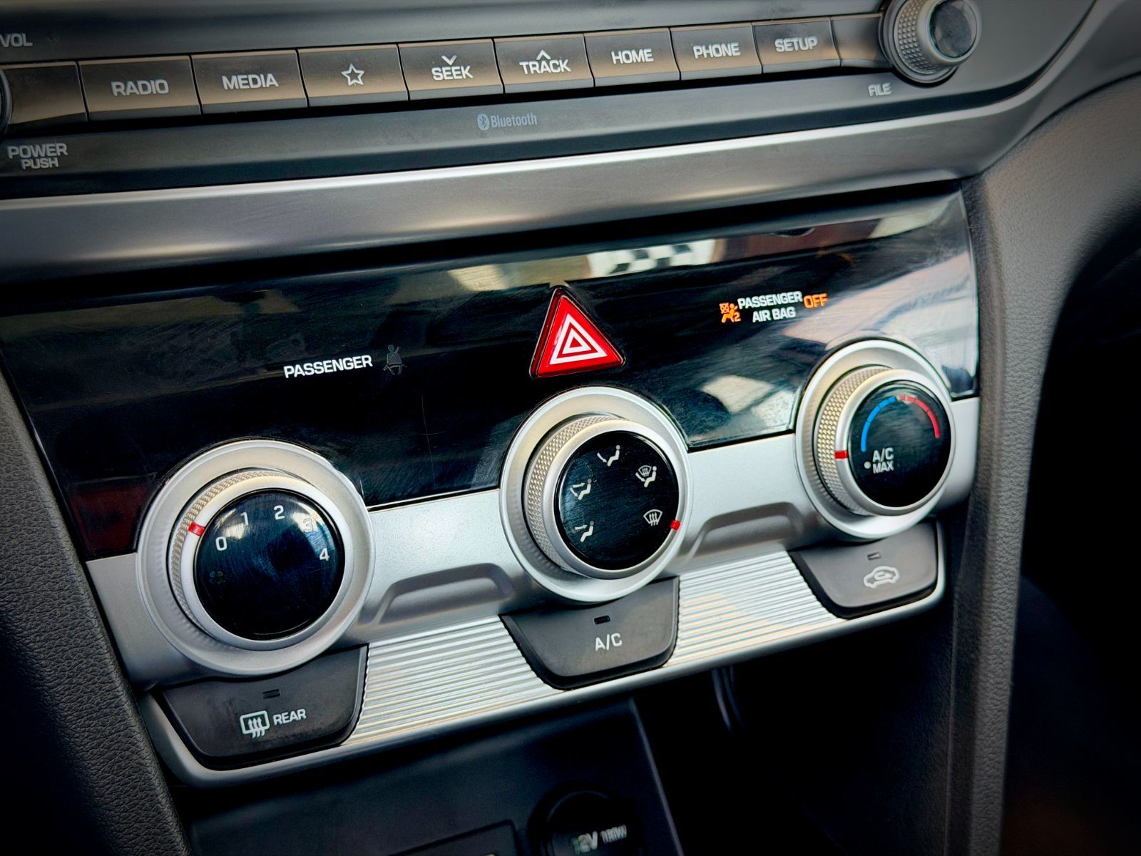 Hyundai Elantra Preferred 2019-23