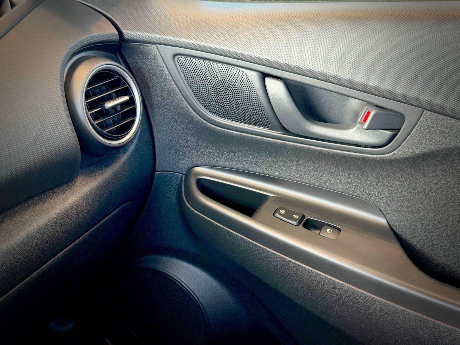 2020 Hyundai Kona Essential-29