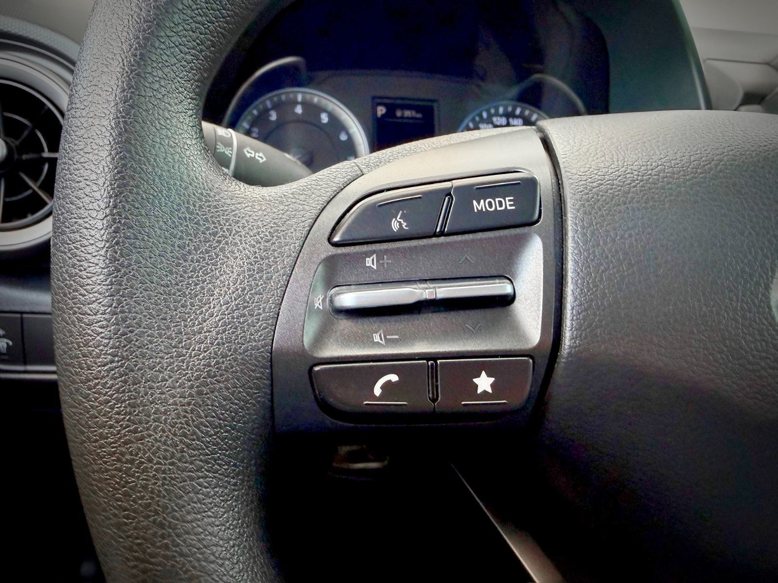 2023 Hyundai Kona Essential-25