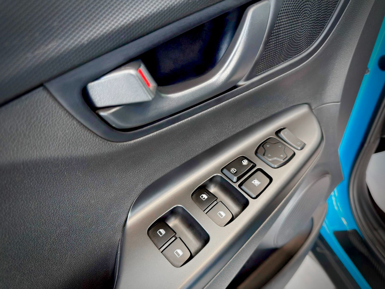 2023 Hyundai Kona Essential-32