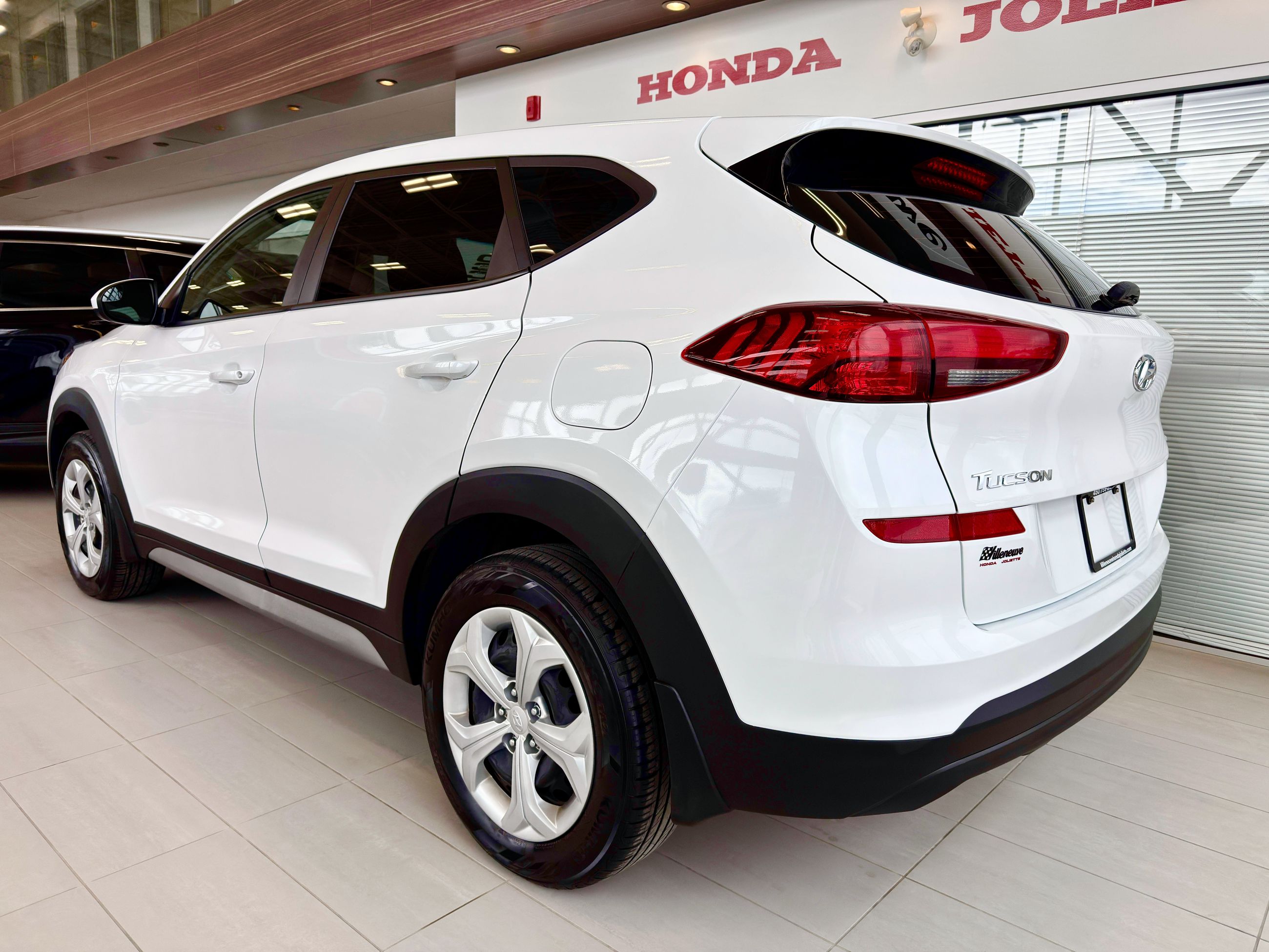 Hyundai Tucson Essential AWD 2021-8
