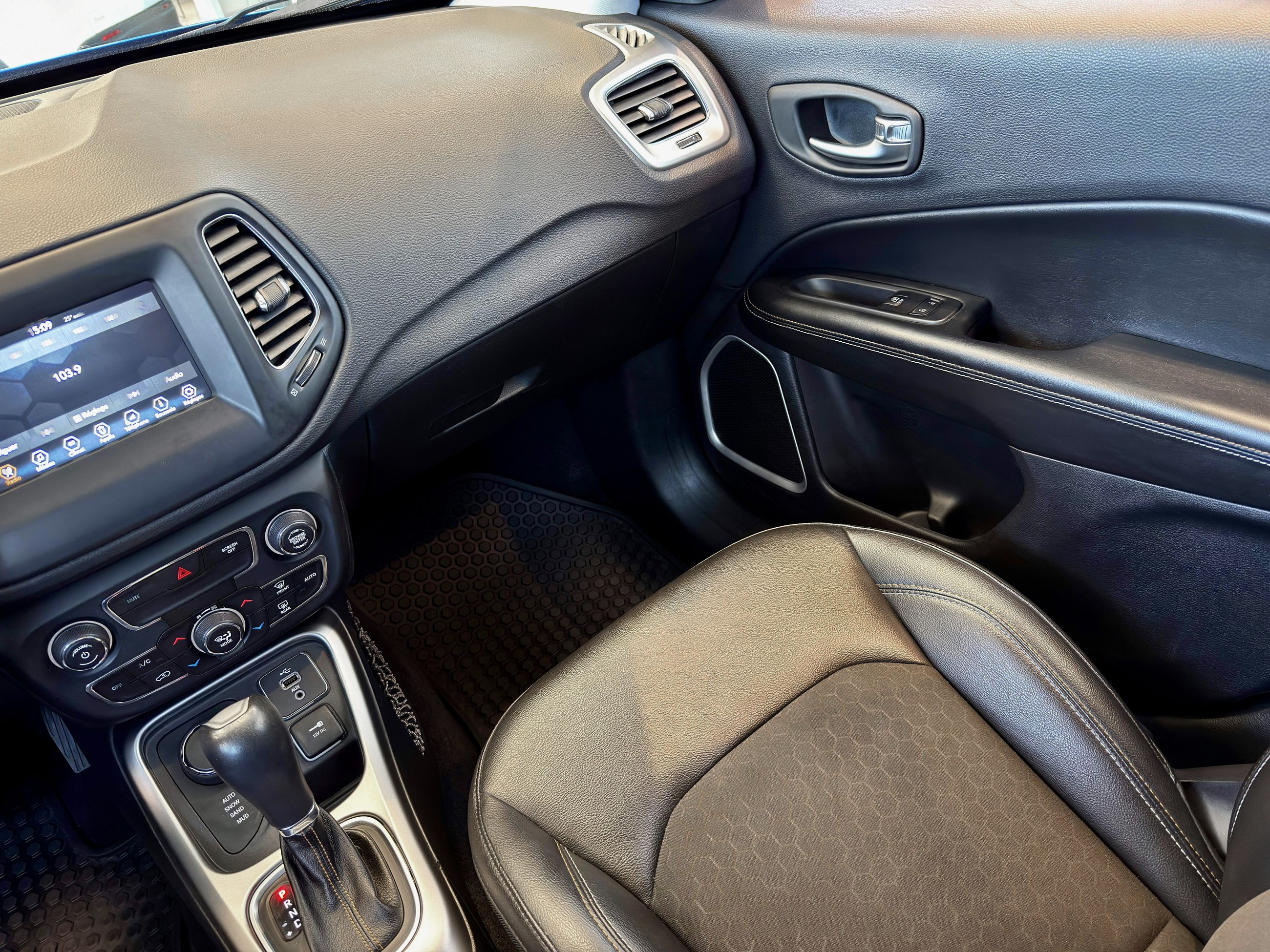 2018 Jeep Compass North-22