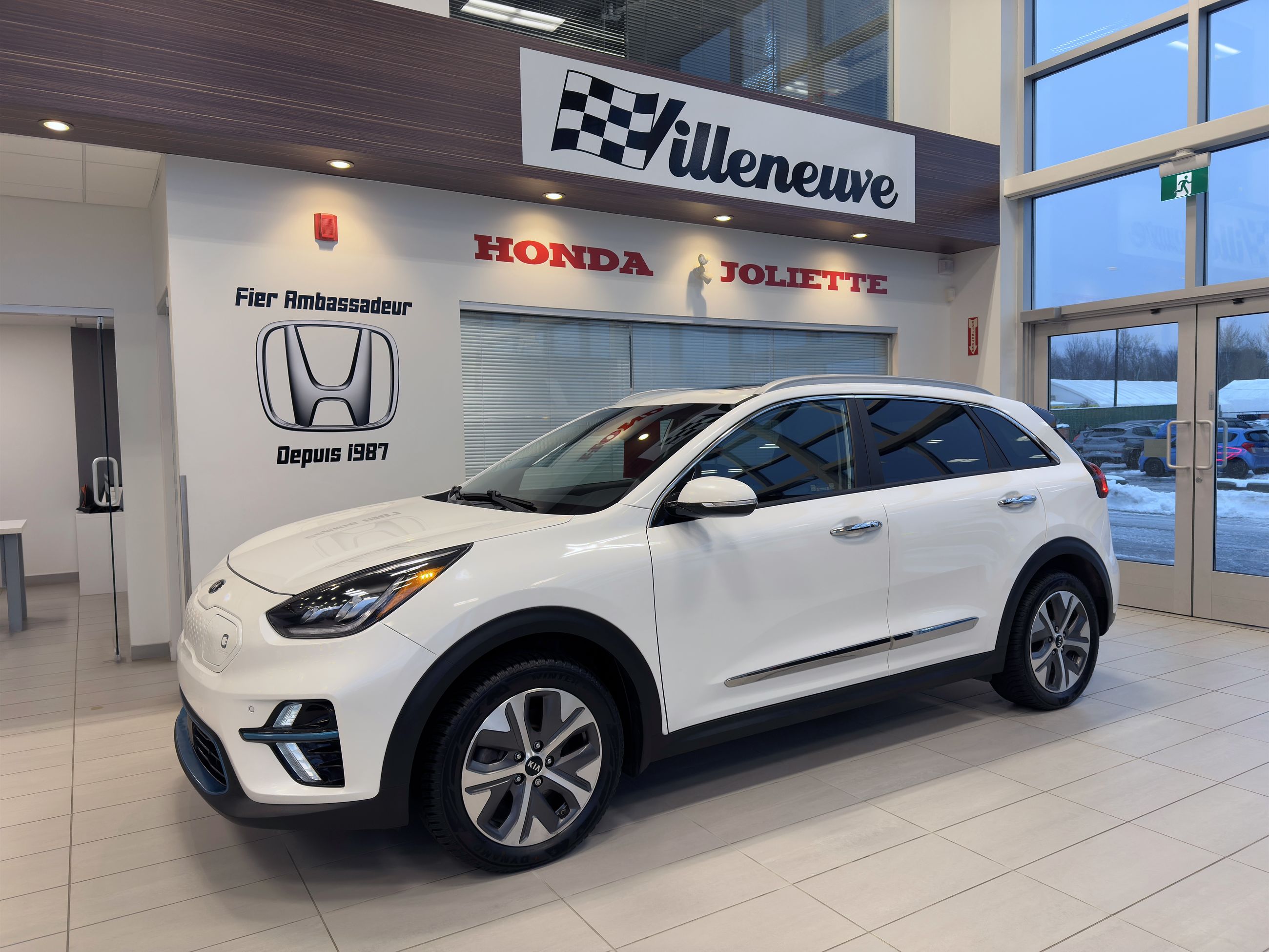 2020 Kia Niro EV SX Touring-1