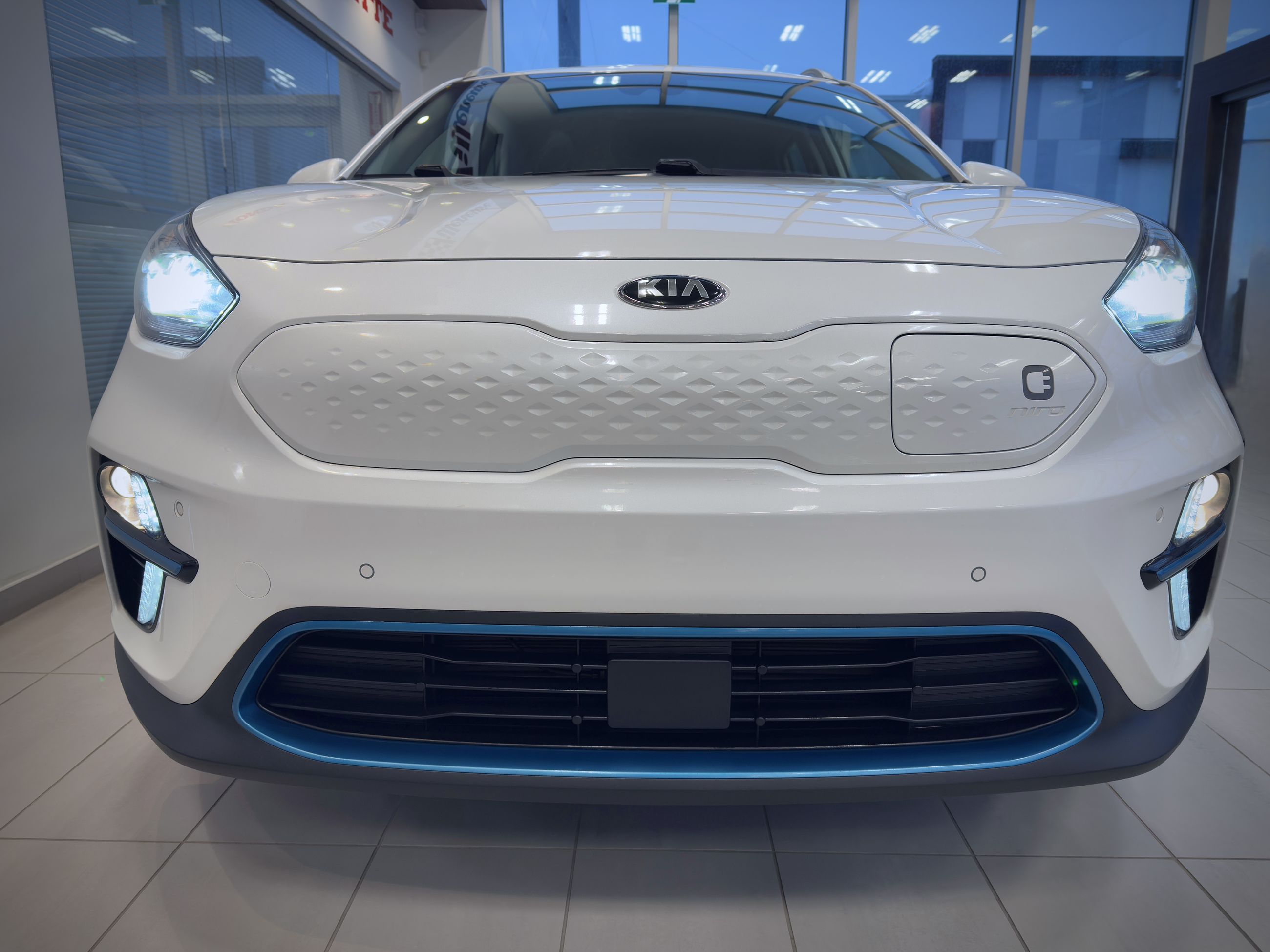 2020 Kia Niro EV SX Touring-4