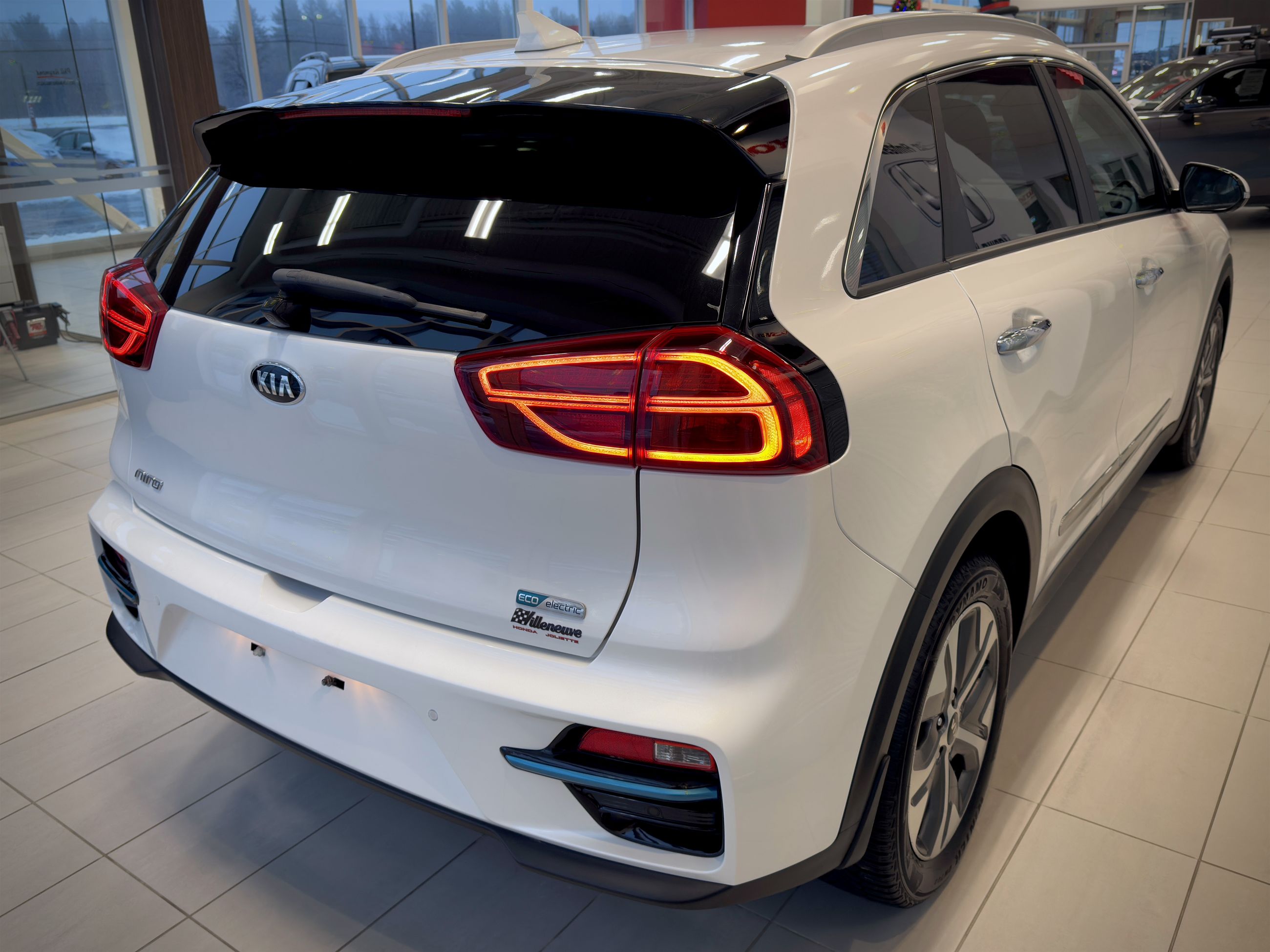 2020 Kia Niro EV SX Touring-12