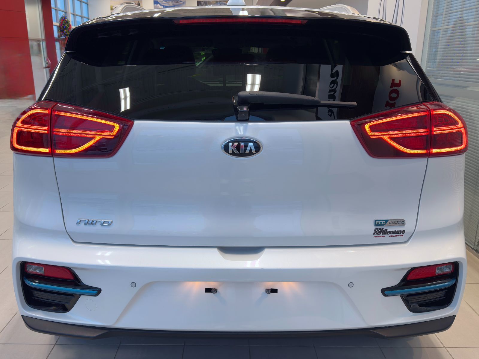 2020 Kia Niro EV SX Touring-11