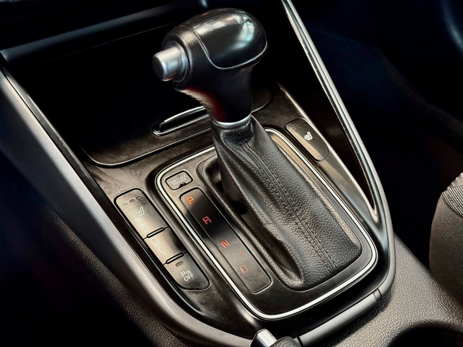 Kia Rondo LX 2015-25