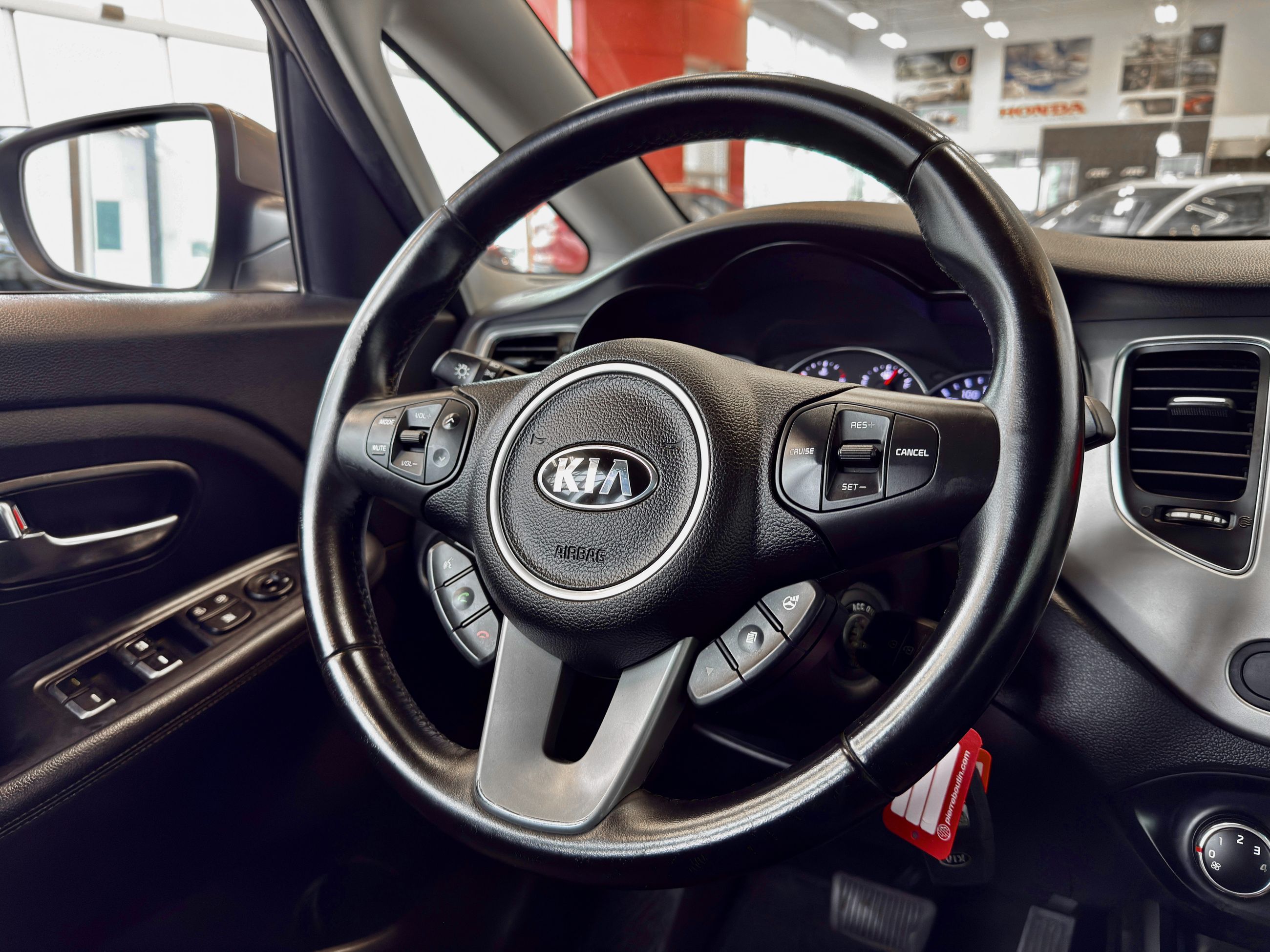 Kia Rondo LX 2015-19