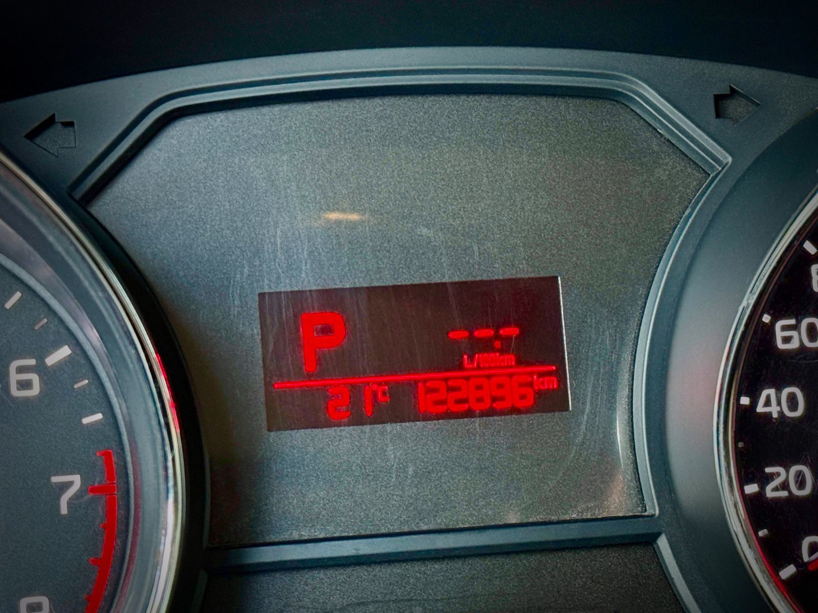 Kia Sedona LX + 2017-27