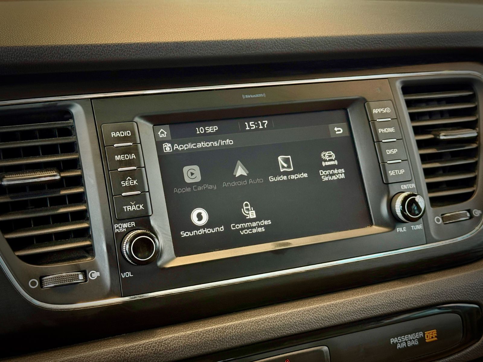 Kia Sedona LX + 2017-28