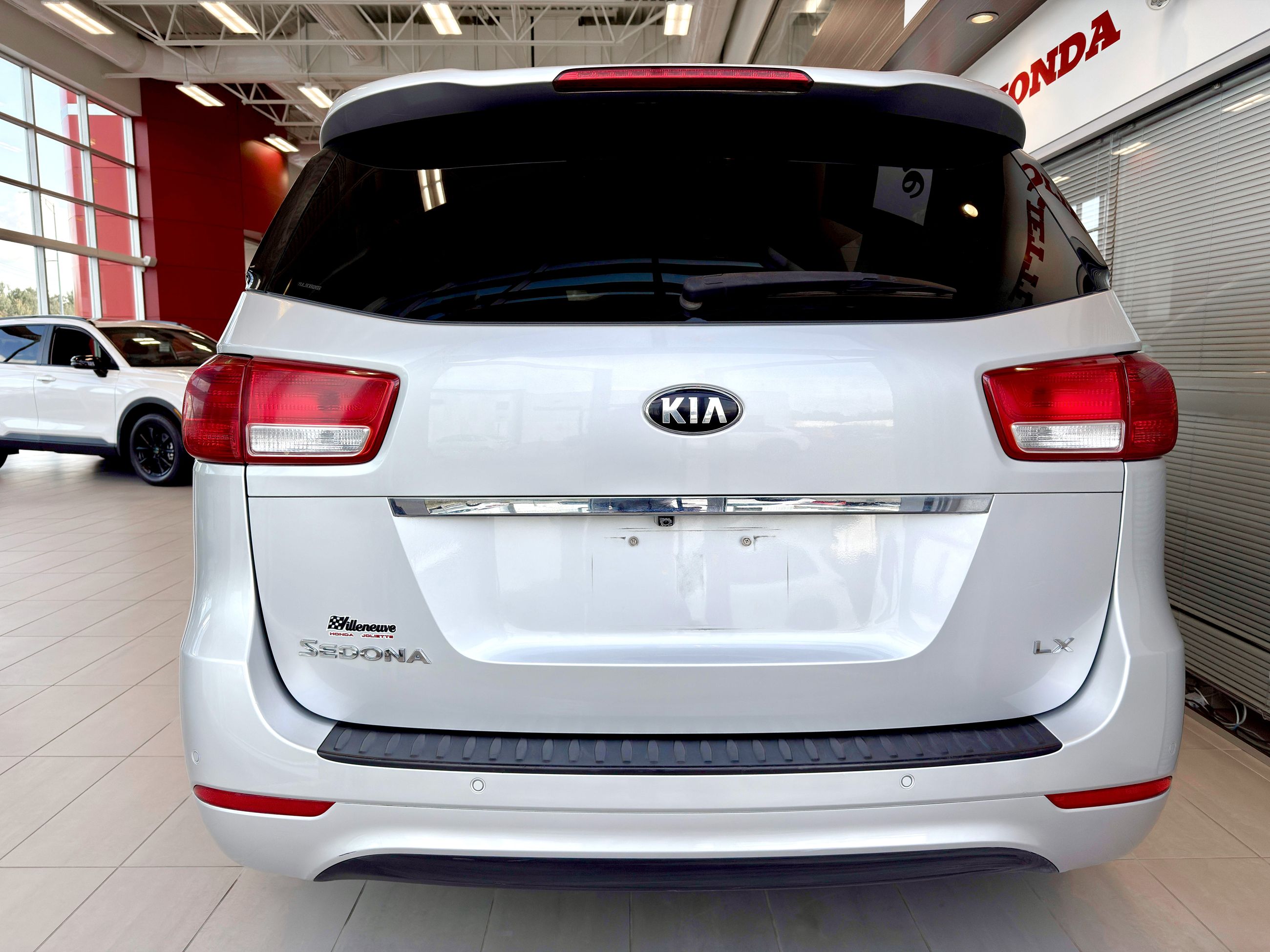 Kia Sedona LX + 2017-12