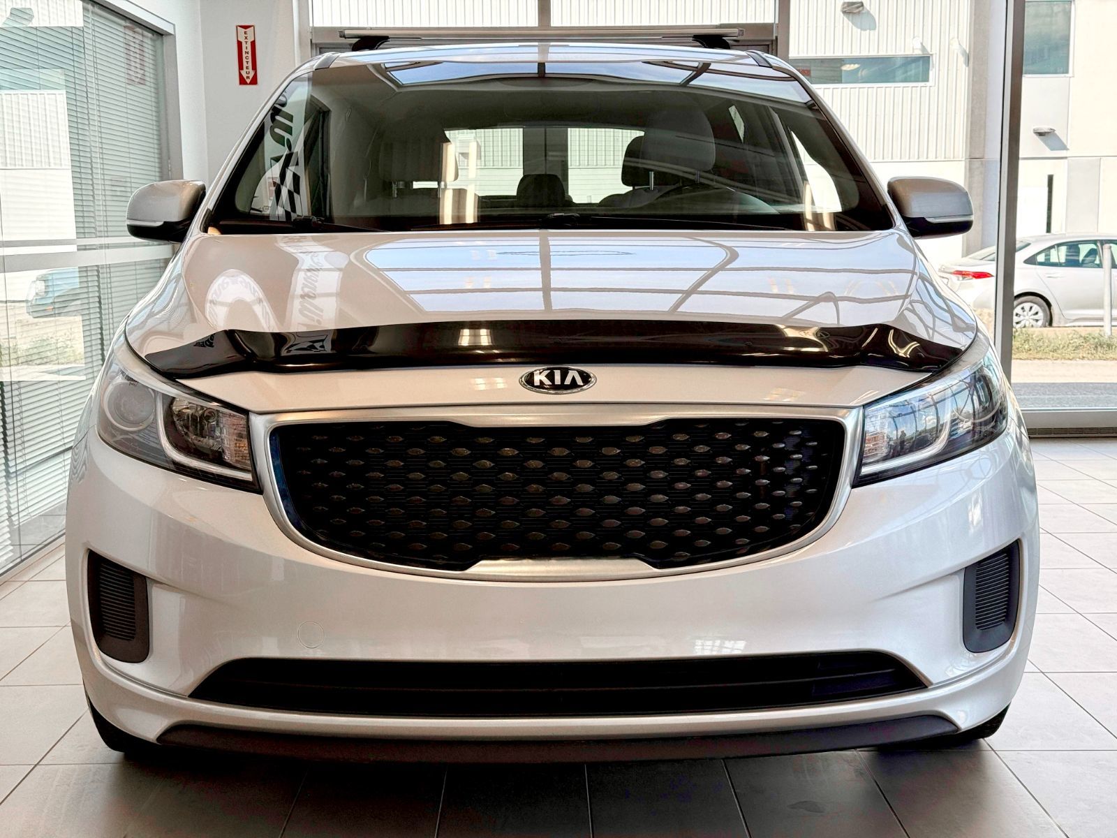 Kia Sedona LX + 2017-5